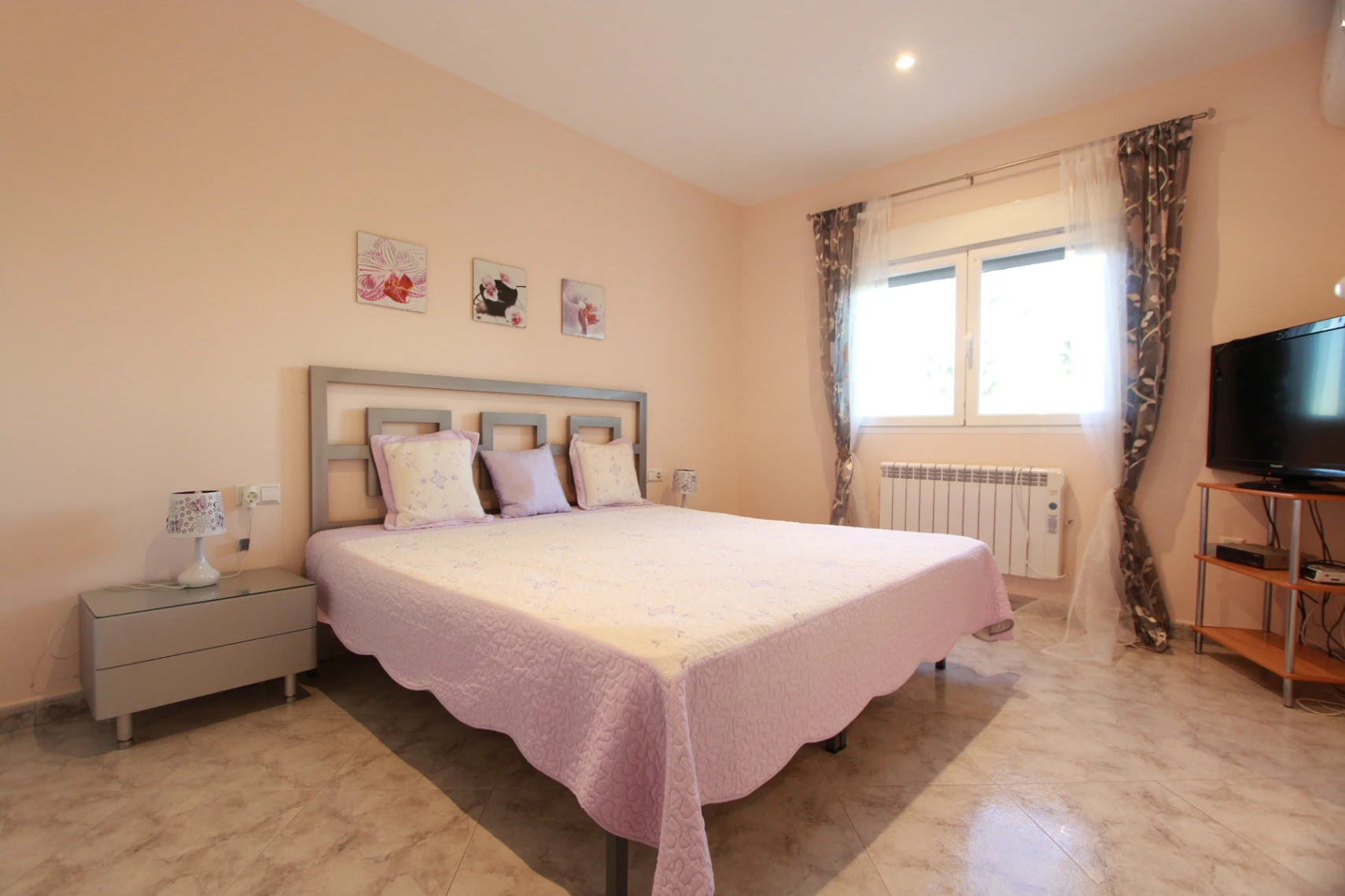 MAGNÍFICA VILLA MEDITERRÁNEA EN CALPE: TRANQUILIDAD, ESPACIOS AMPLIOS Y VISTAS PANORÁMICAS