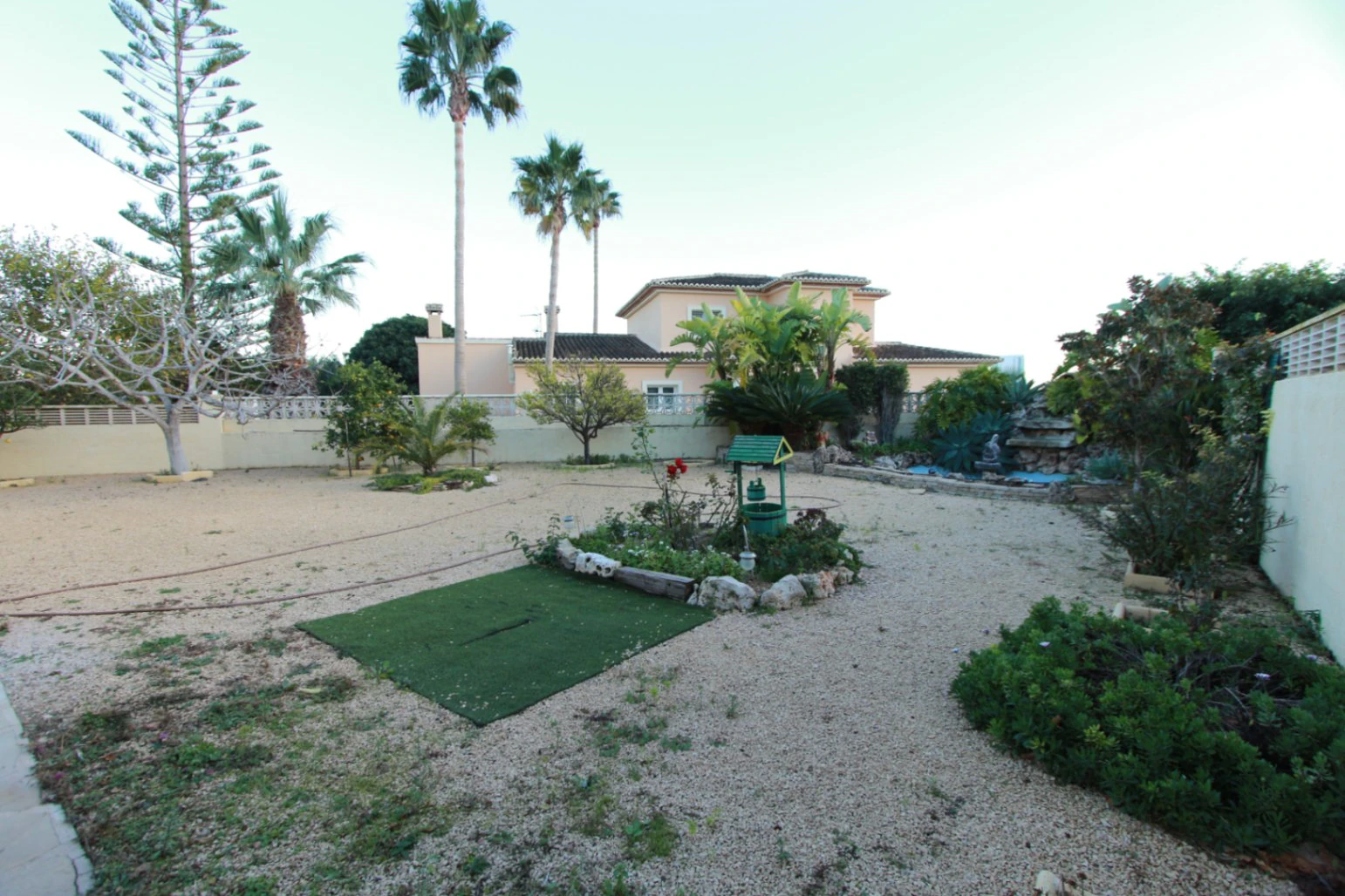 MAGNÍFICA VILLA MEDITERRÁNEA EN CALPE: TRANQUILIDAD, ESPACIOS AMPLIOS Y VISTAS PANORÁMICAS