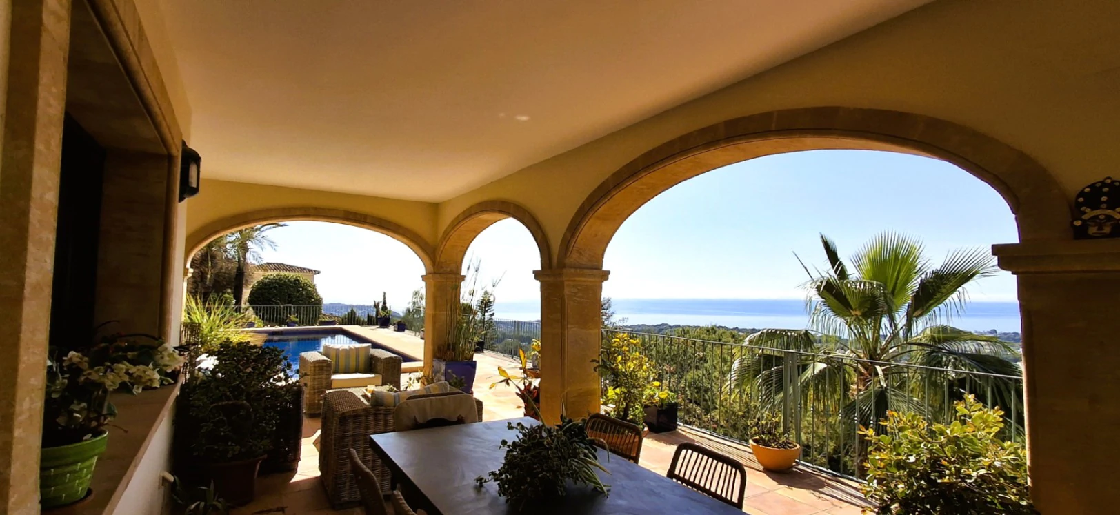 VILLA CON VISTAS PANORÁMICAS AL MAR