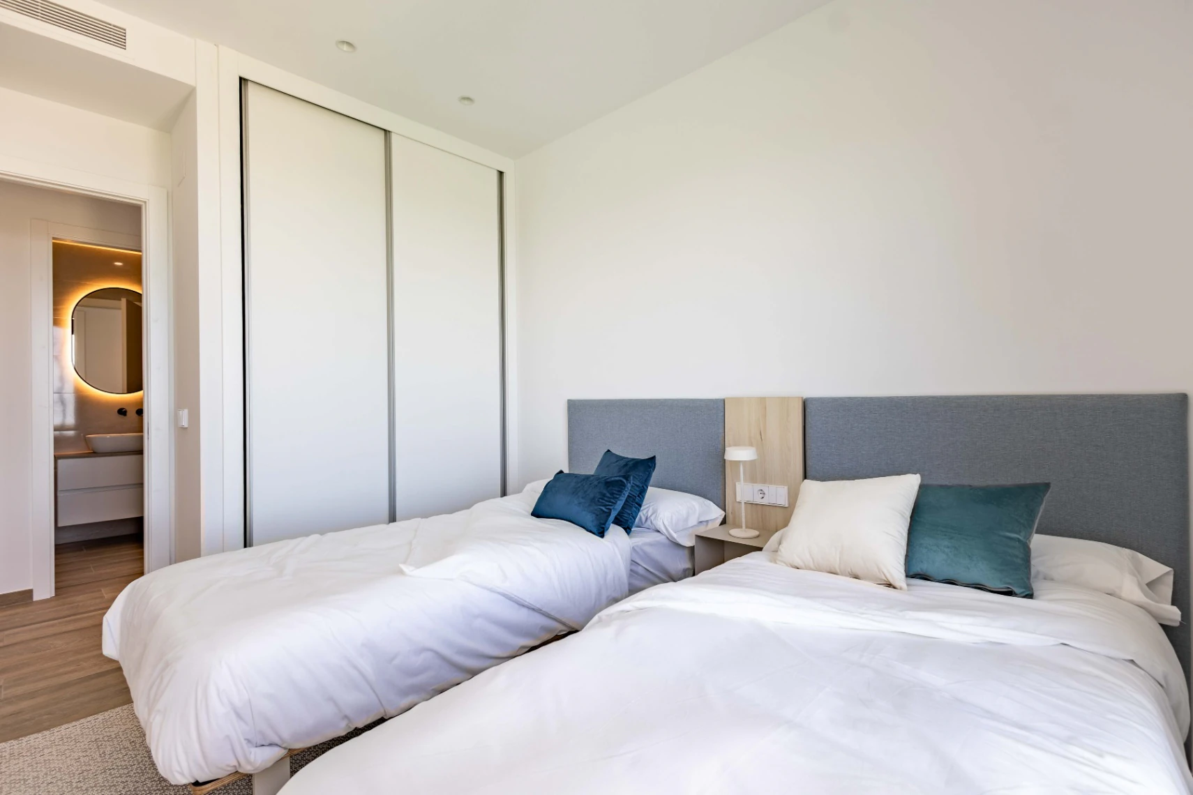 Modernas Villas de Obra Nueva en Polop con Vistas al Mar y la Montaña