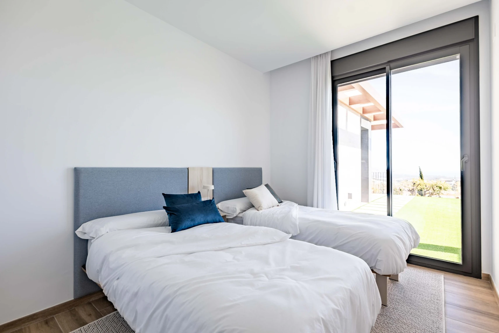 Modernas Villas de Obra Nueva en Polop con Vistas al Mar y la Montaña