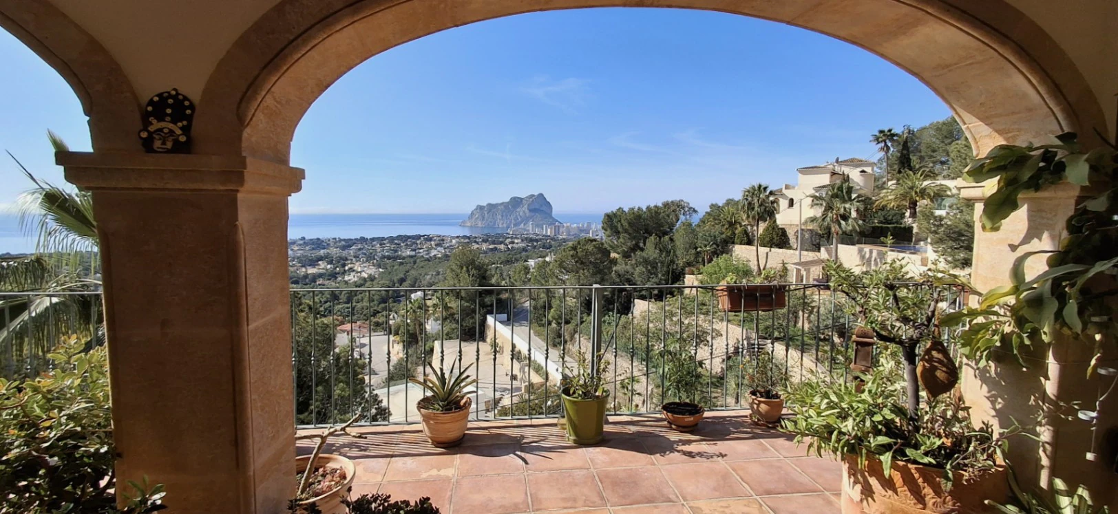 VILLA CON VISTAS PANORÁMICAS AL MAR