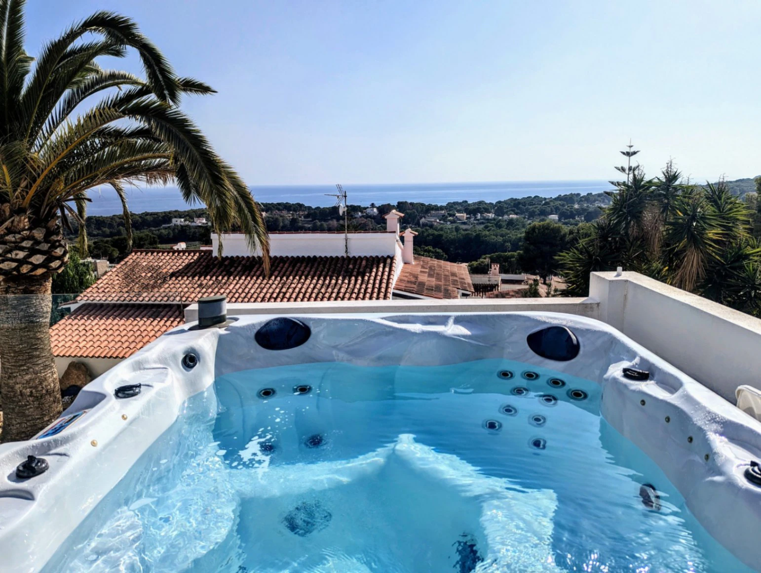 Villa de lujo en venta en Moraira con vista panorámica al mar