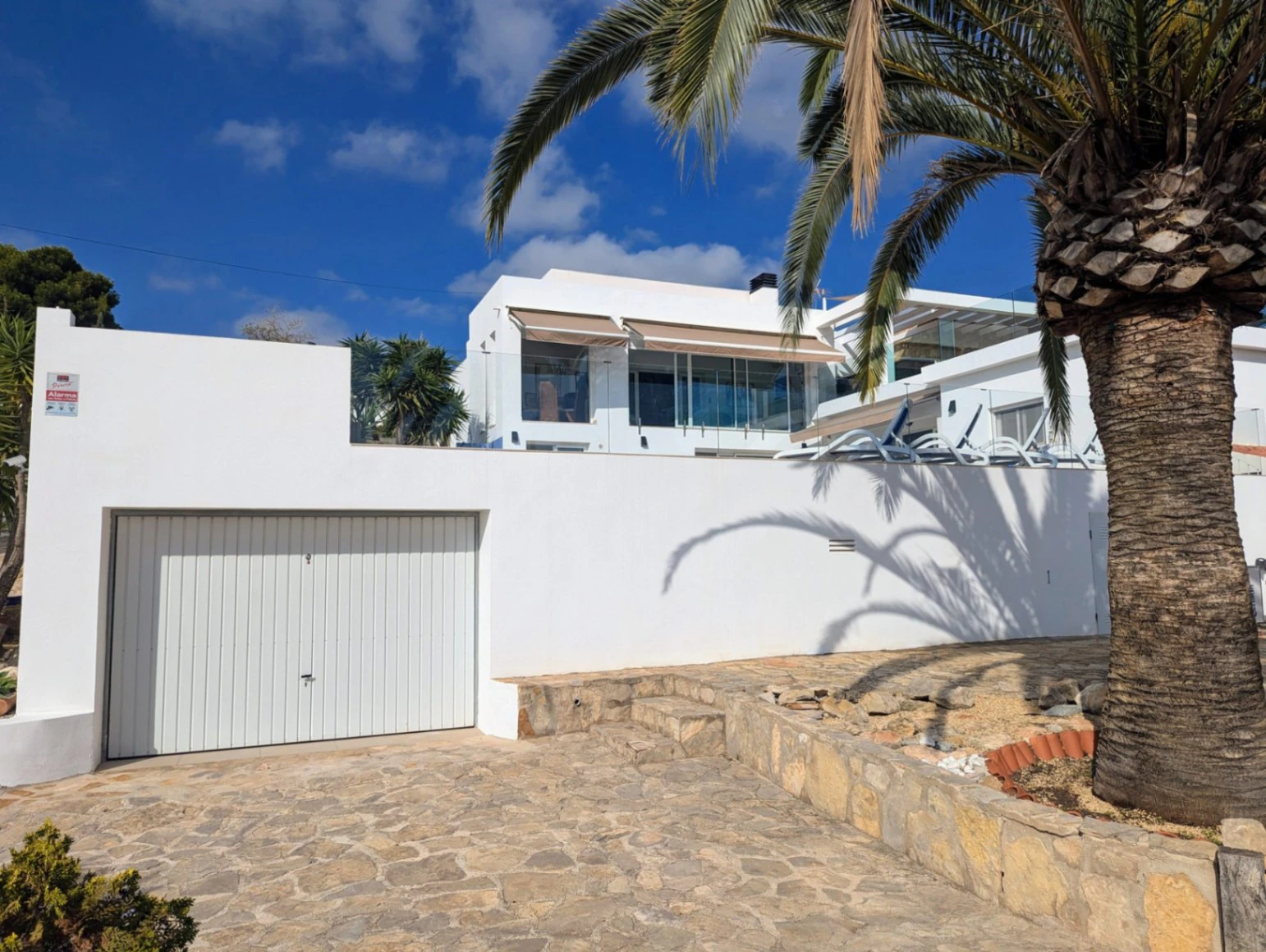 Villa de lujo en venta en Moraira con vista panorámica al mar