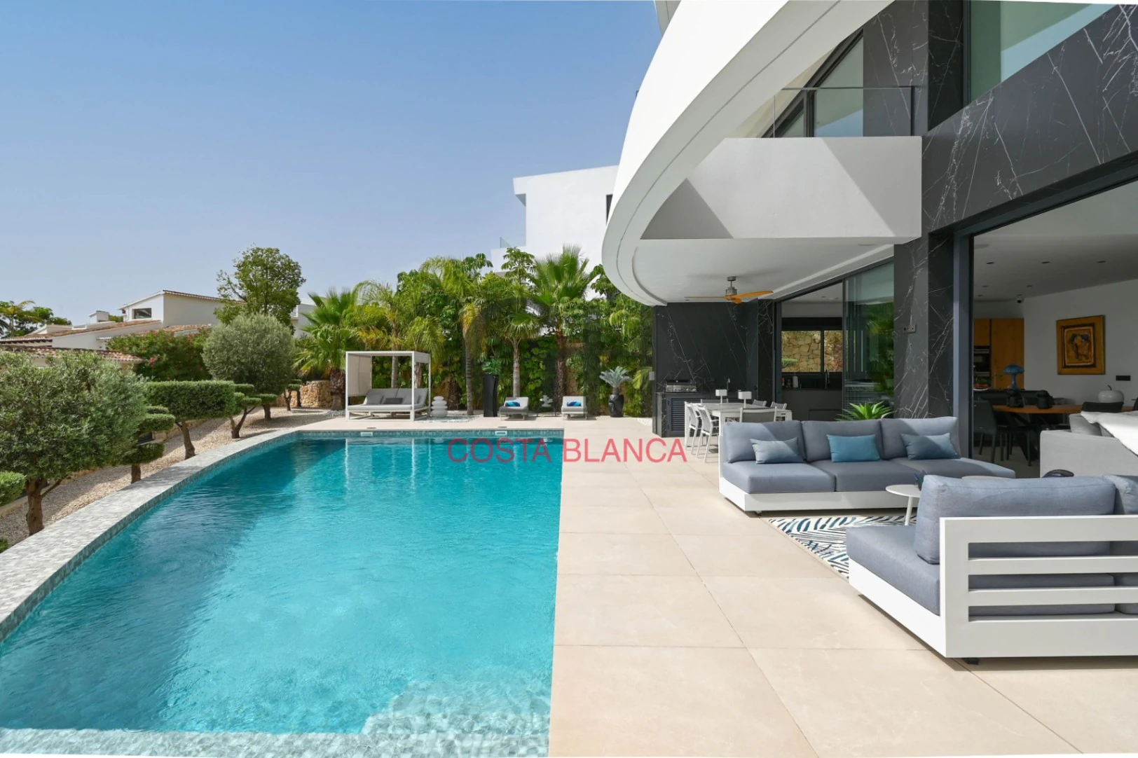 Moderna Villa de Lujo High-Tech con Vistas al Mar y a la Montaña en Moraira