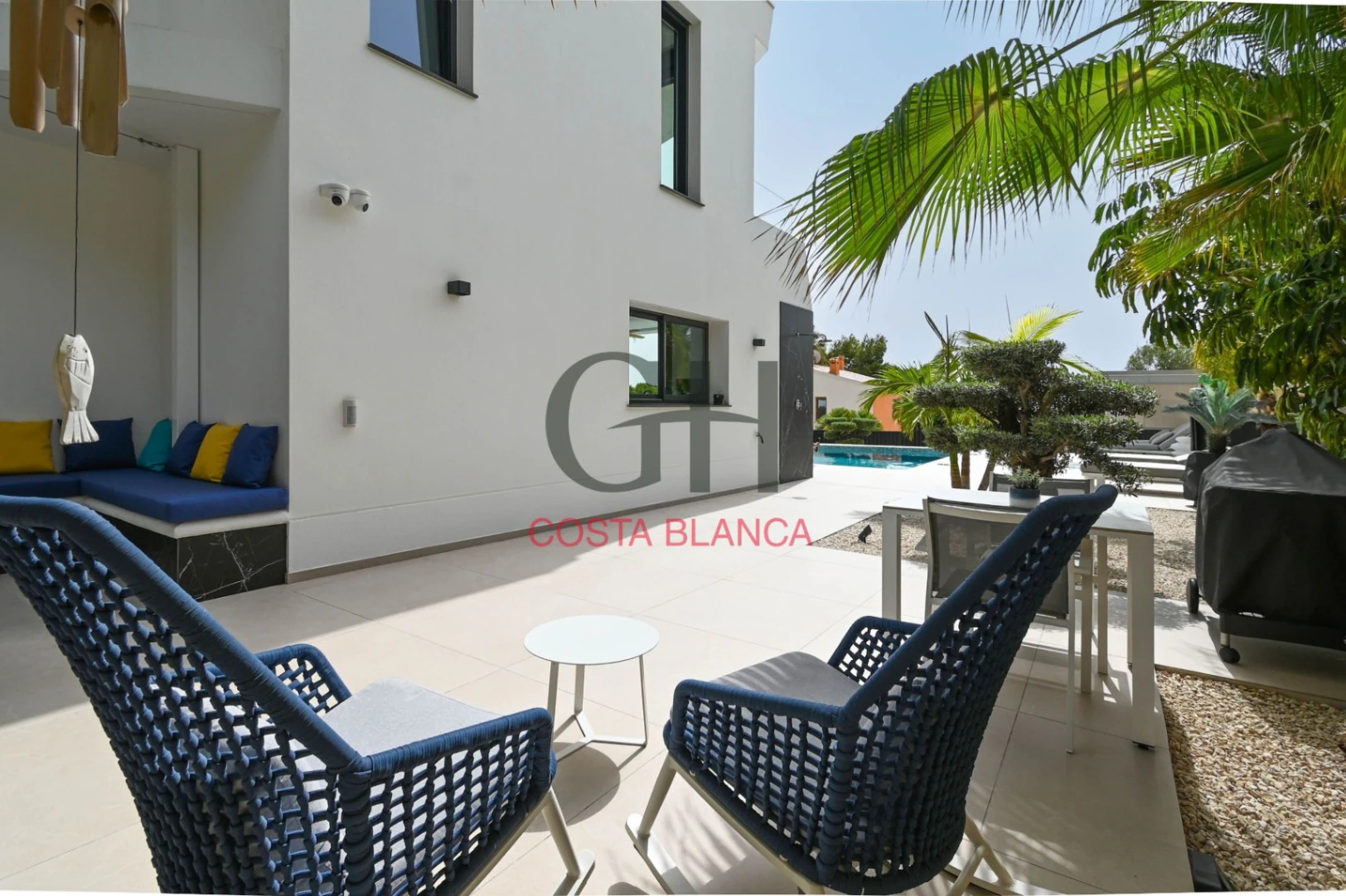 Moderna Villa de Lujo High-Tech con Vistas al Mar y a la Montaña en Moraira