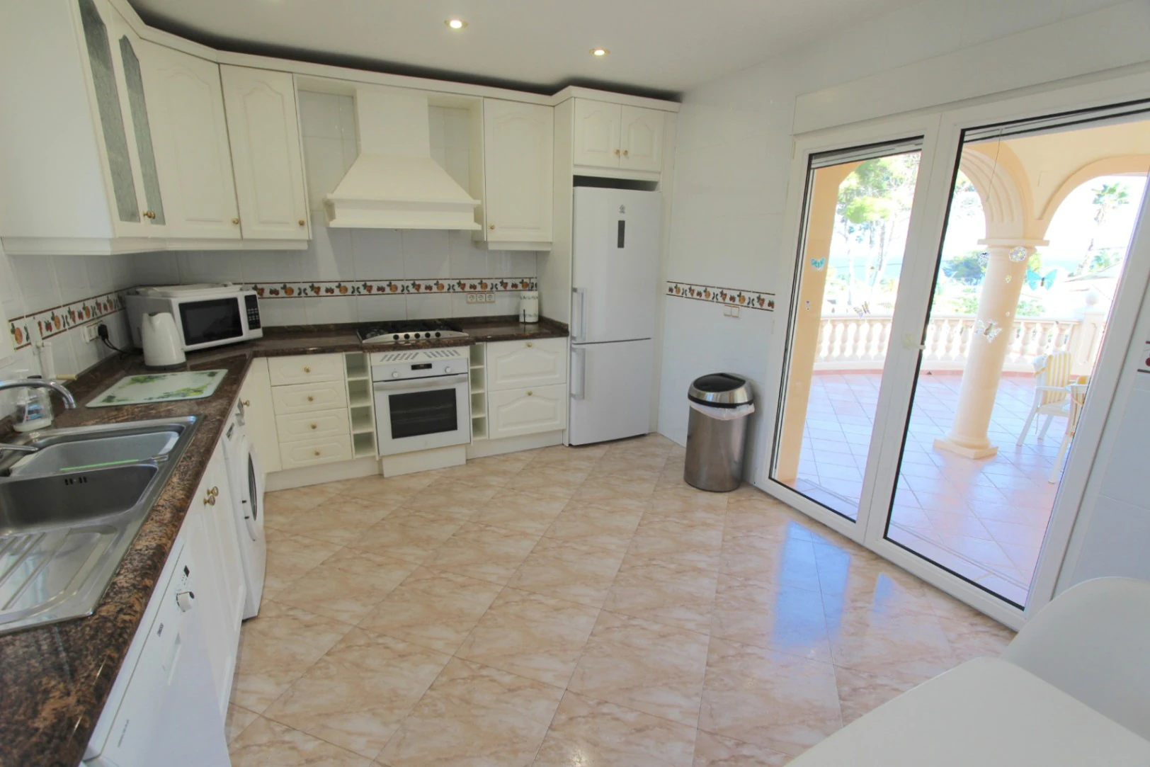 Espaciosa Villa Mediterránea de 4 Dormitorios en Parcela de 1.340 m² en Benissa – Cerca de la Costa