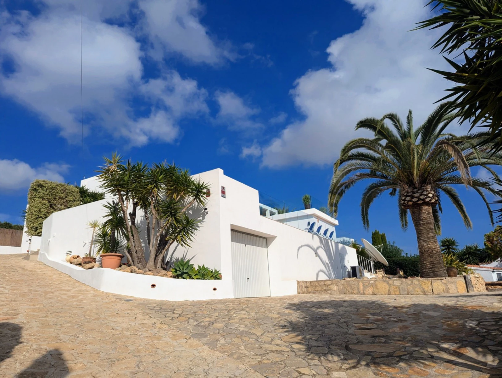 Villa de lujo en venta en Moraira con vista panorámica al mar