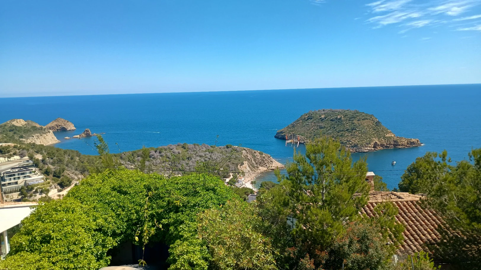 VILLA EN PRIMERA LINEA DE MAR EN JAVEA