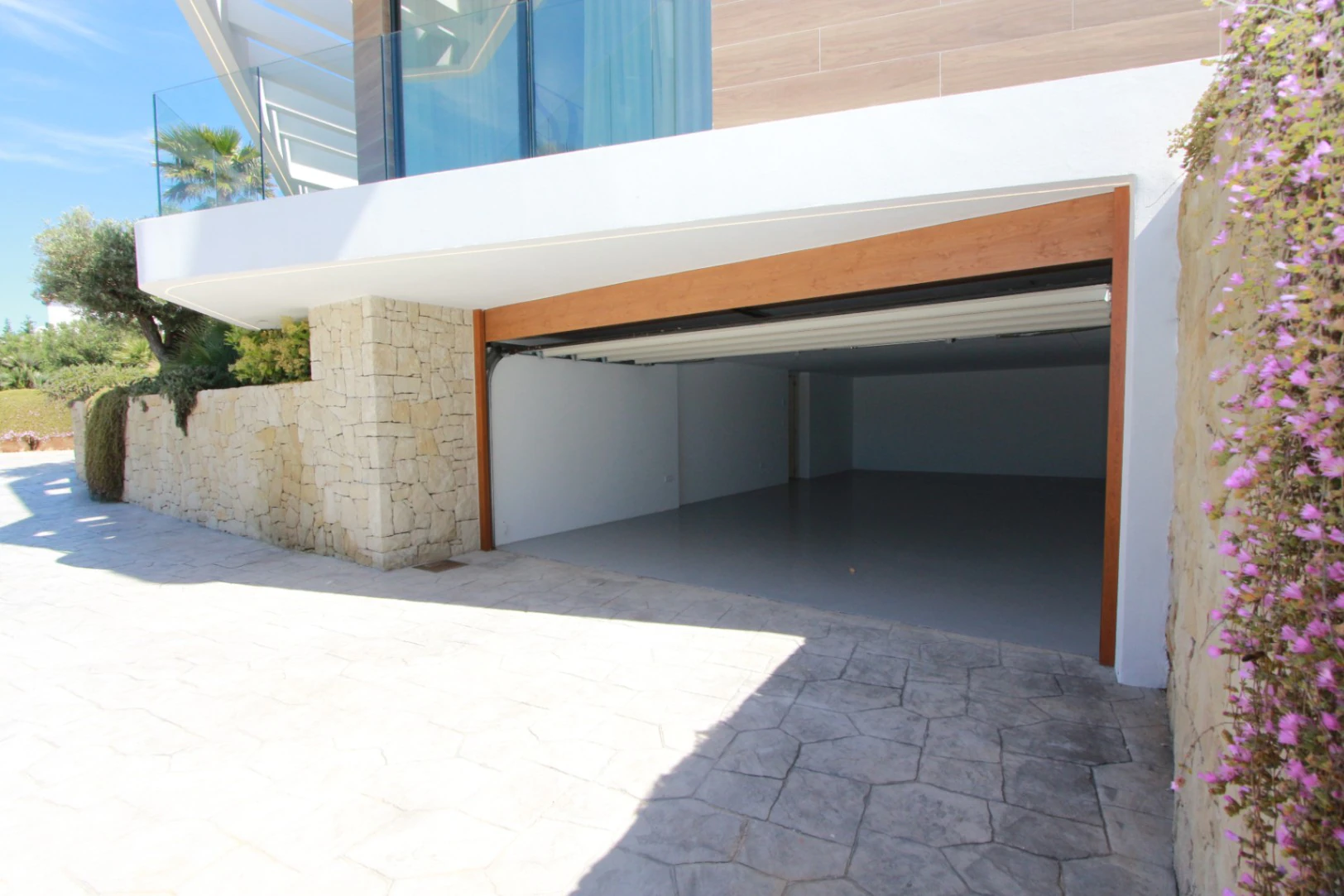 VILLA EN PRIMERA LINEA DE MAR EN JAVEA