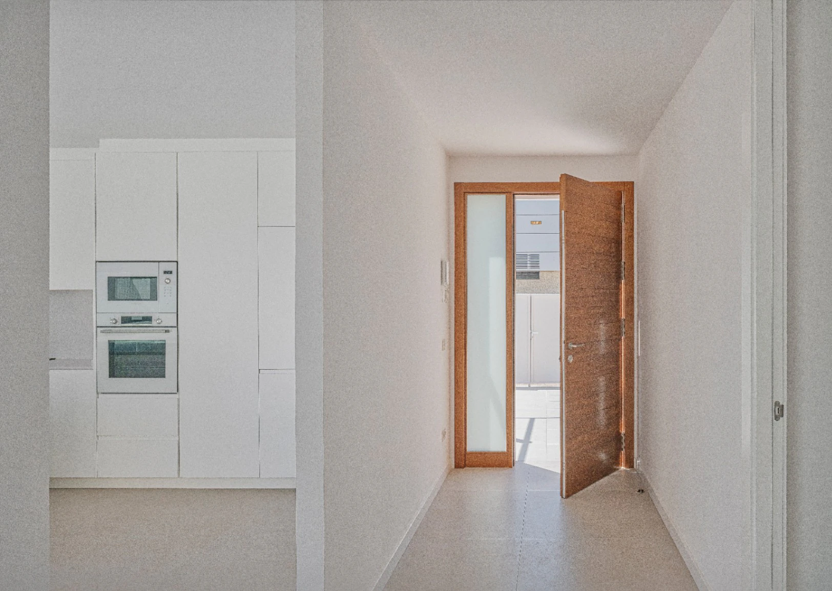 VILLA MODERNA DE 4 DORMITORIOS, CAMINANDO HASTA LA PLAYA DEL ARENAL, CALPE