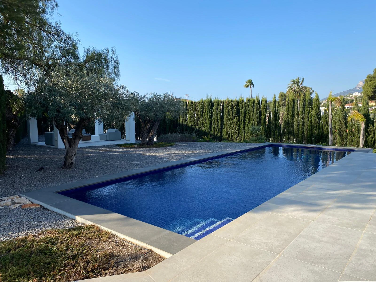 Villa con parcela llana, gran privacidad y excelente ubicación cerca de La Fustera, Benissa