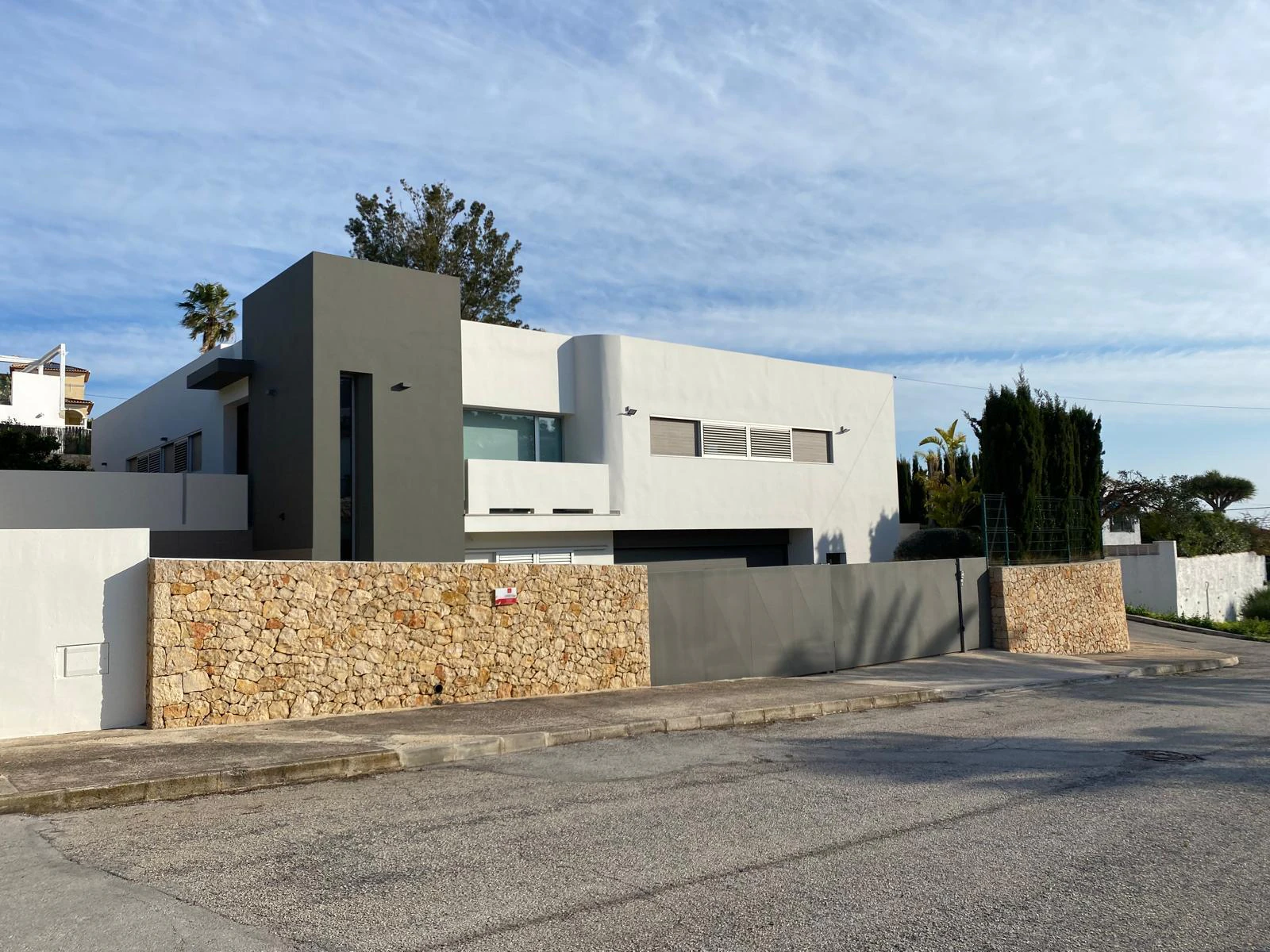 Villa con parcela llana, gran privacidad y excelente ubicación cerca de La Fustera, Benissa