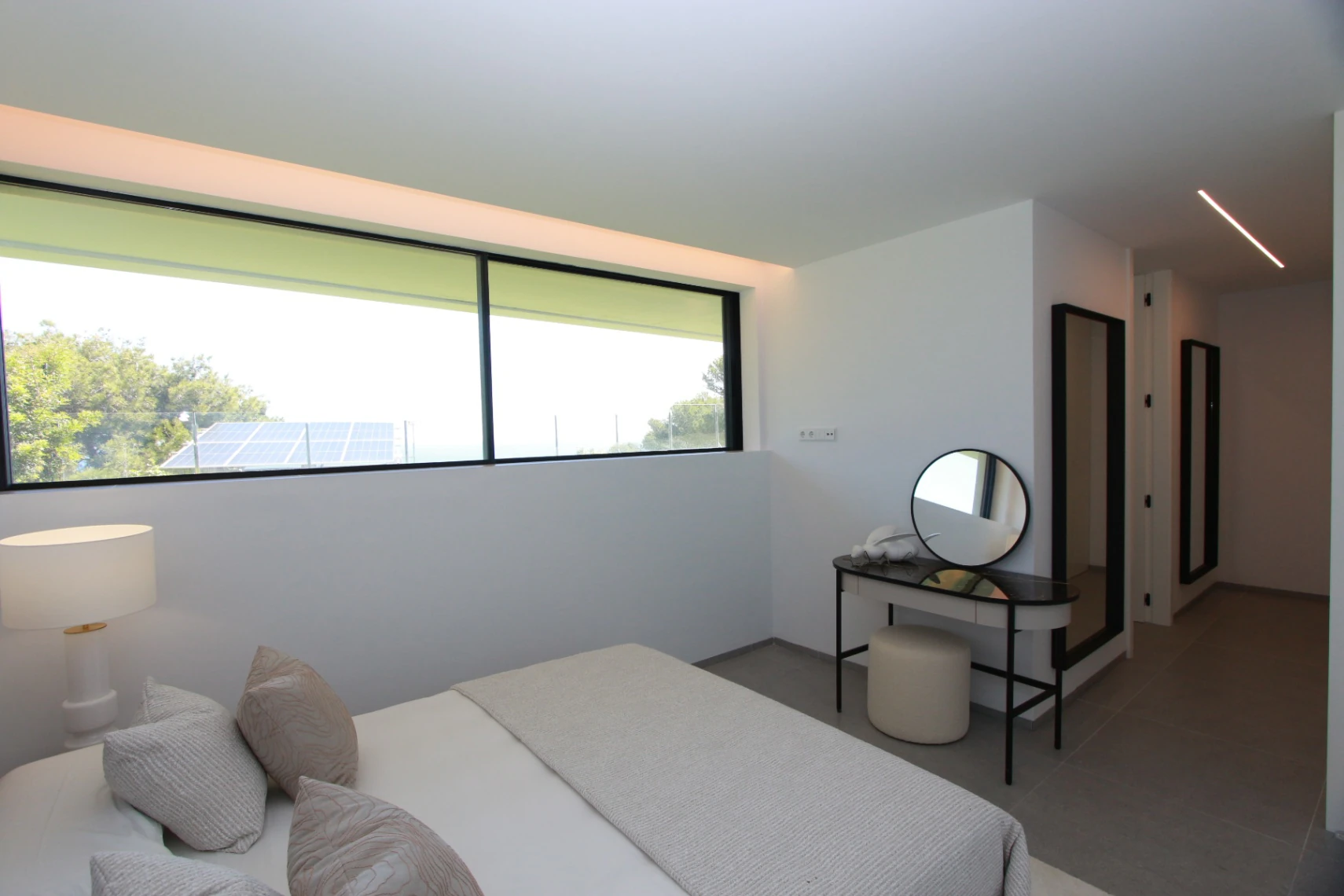 VILLA EN PRIMERA LINEA DE MAR EN JAVEA