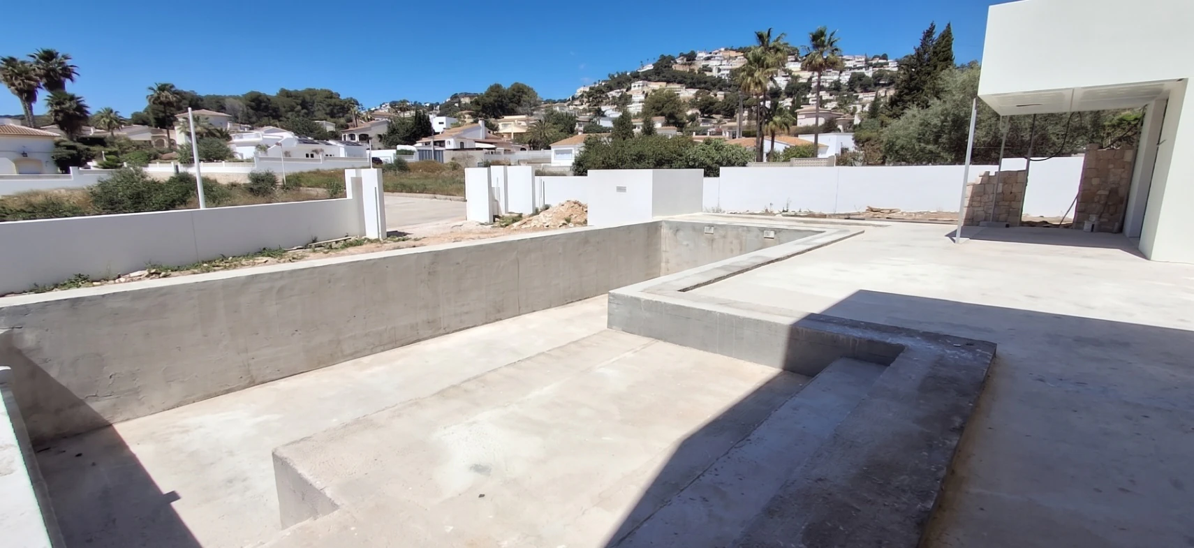 Tu Refugio Contemporáneo en Moraira,tranquilidad, Luz y Diseño a Minutos del Mar