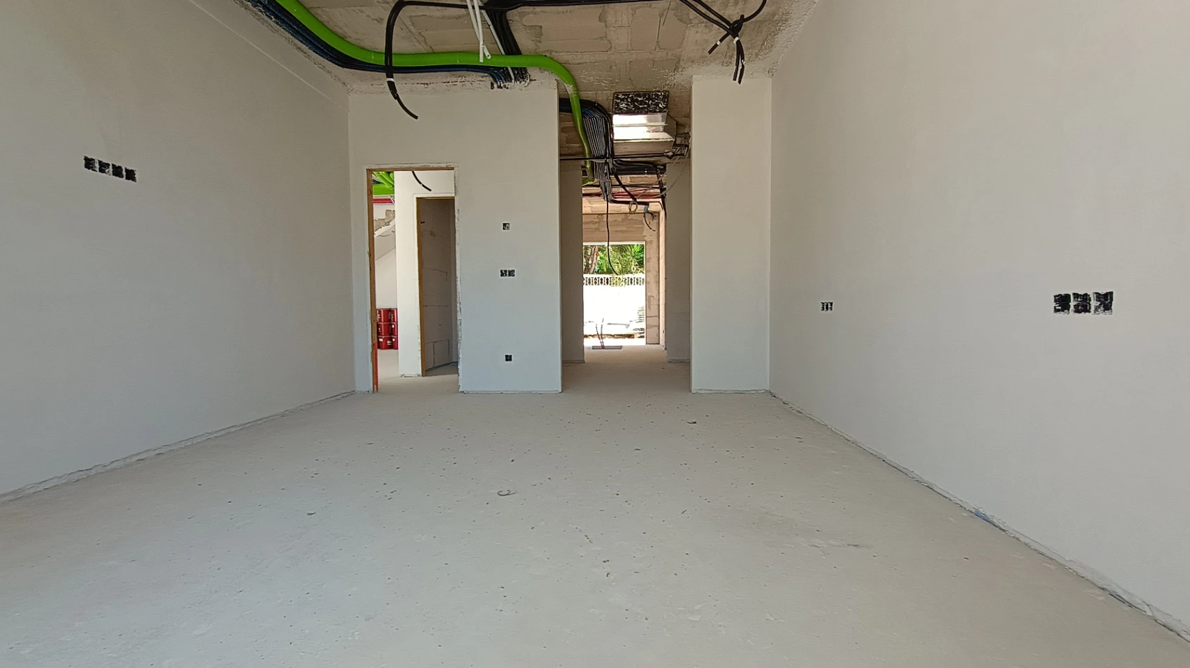 Tu Refugio Contemporáneo en Moraira,tranquilidad, Luz y Diseño a Minutos del Mar