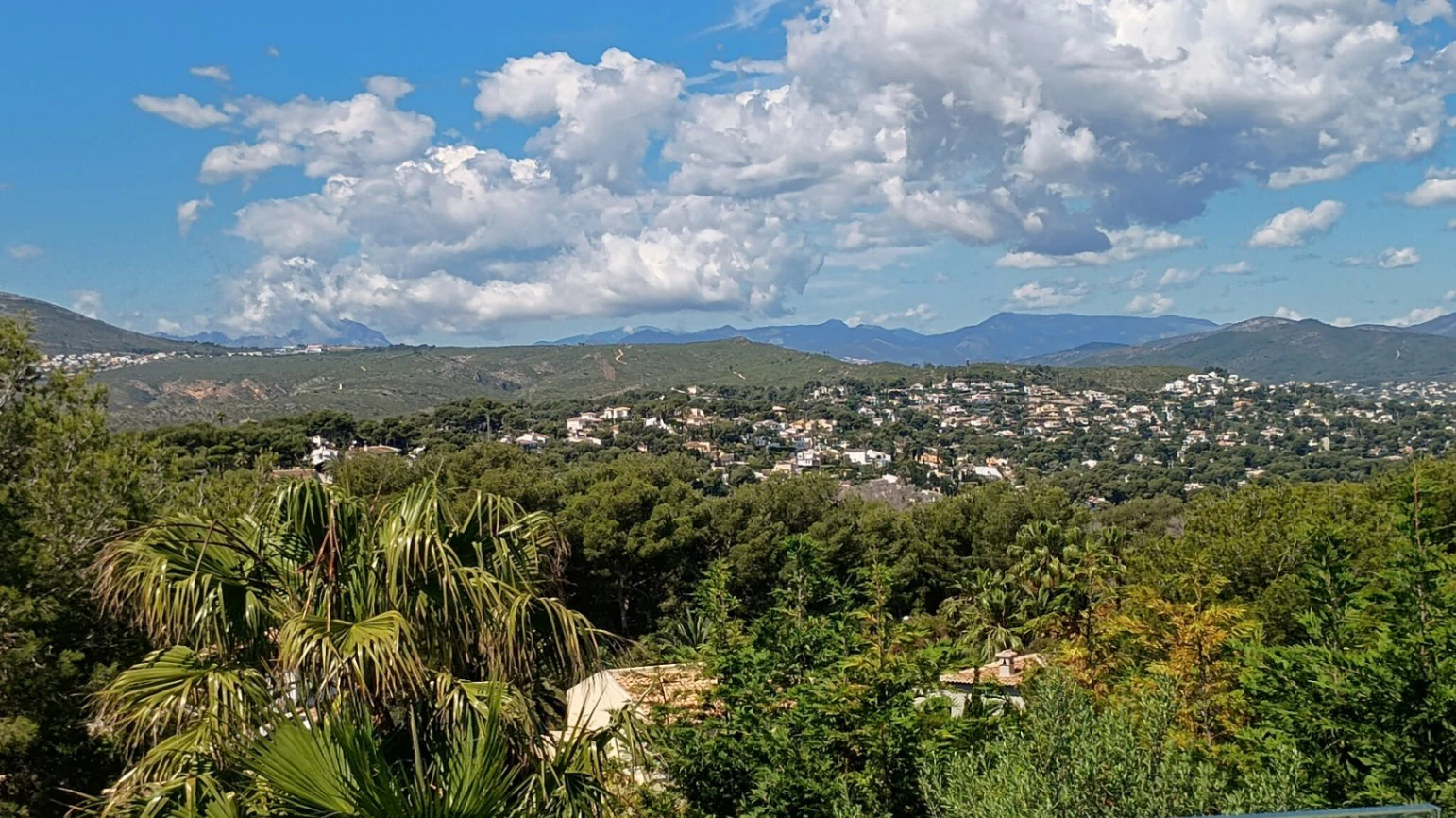 Elegancia y privacidad en Jávea, villa contemporánea con vistas al Mediterráneo