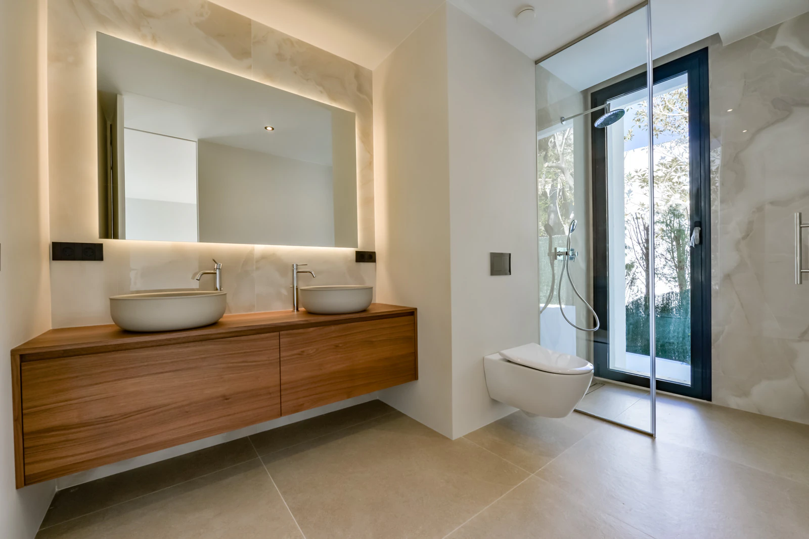 Villa contemporánea única en Altea con vistas al mar, terrazas tipo spa y acabados premium