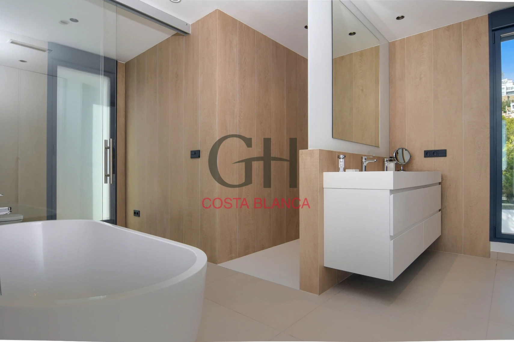 High-Tech Luxury Villa in Moraira with Immediate Availability
