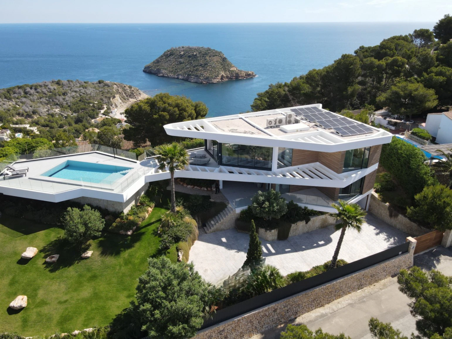 Elegancia y privacidad en Jávea, villa contemporánea con vistas al Mediterráneo
