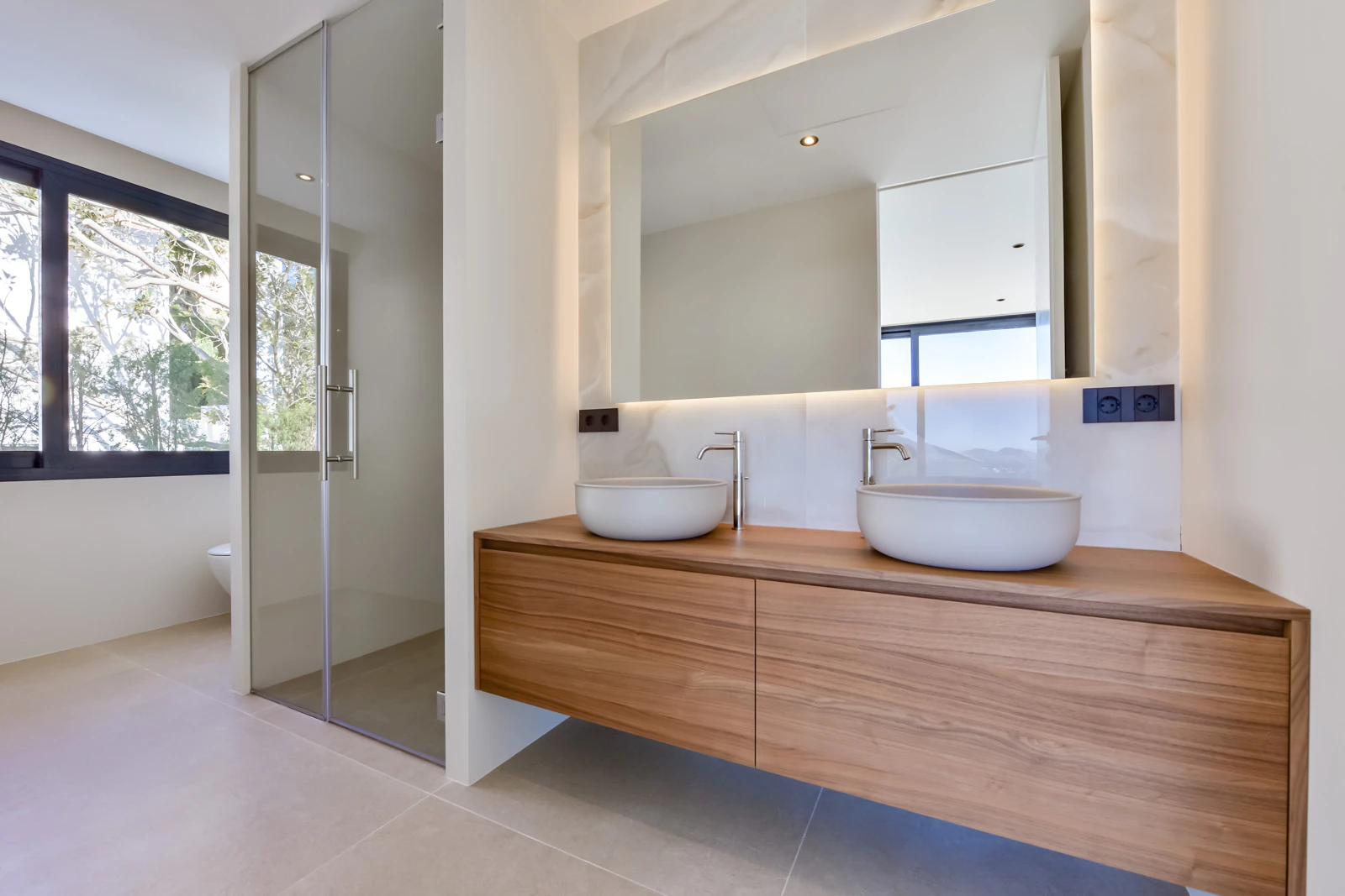 Villa contemporánea única en Altea con vistas al mar, terrazas tipo spa y acabados premium