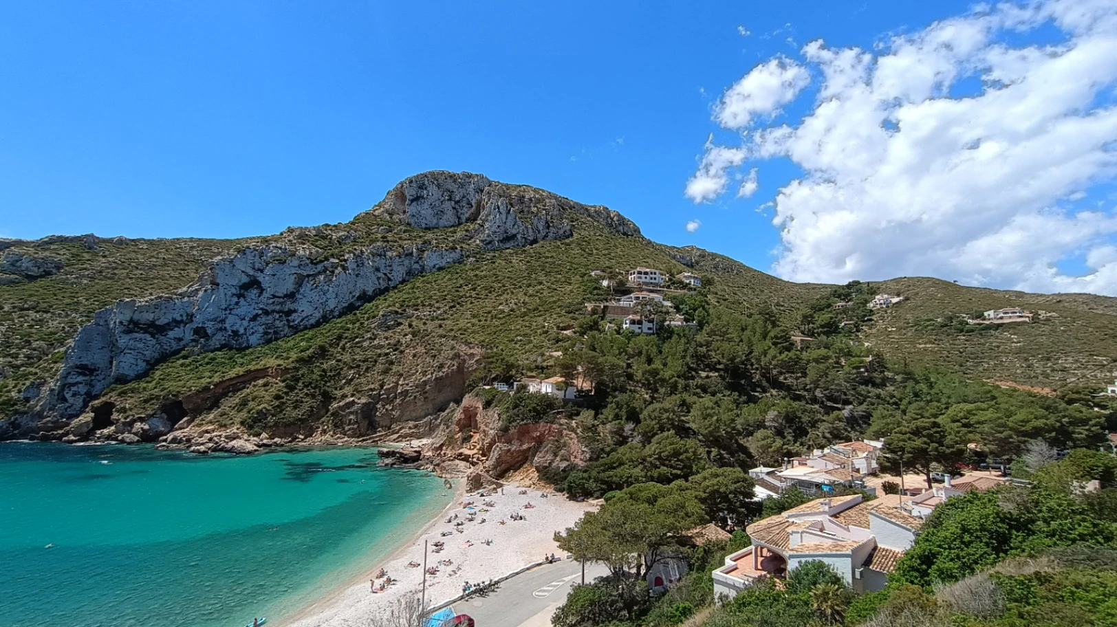 Elegancia y privacidad en Jávea, villa contemporánea con vistas al Mediterráneo