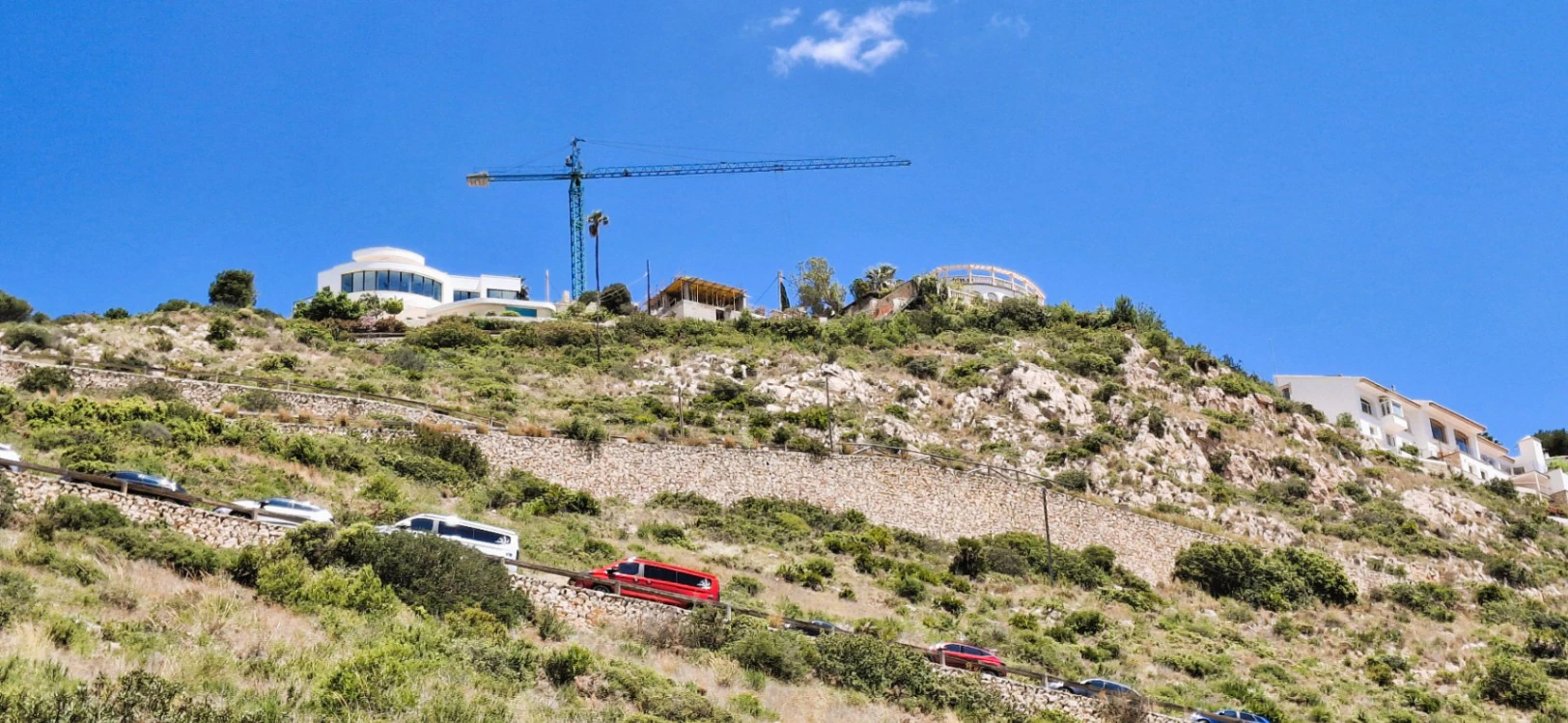 Exclusiva villa moderna de lujo en La Granadella con vistas panorámicas al mar