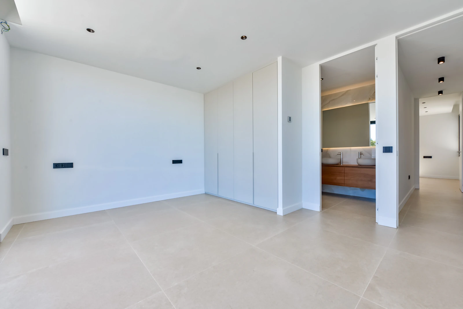 Villa contemporánea única en Altea con vistas al mar, terrazas tipo spa y acabados premium
