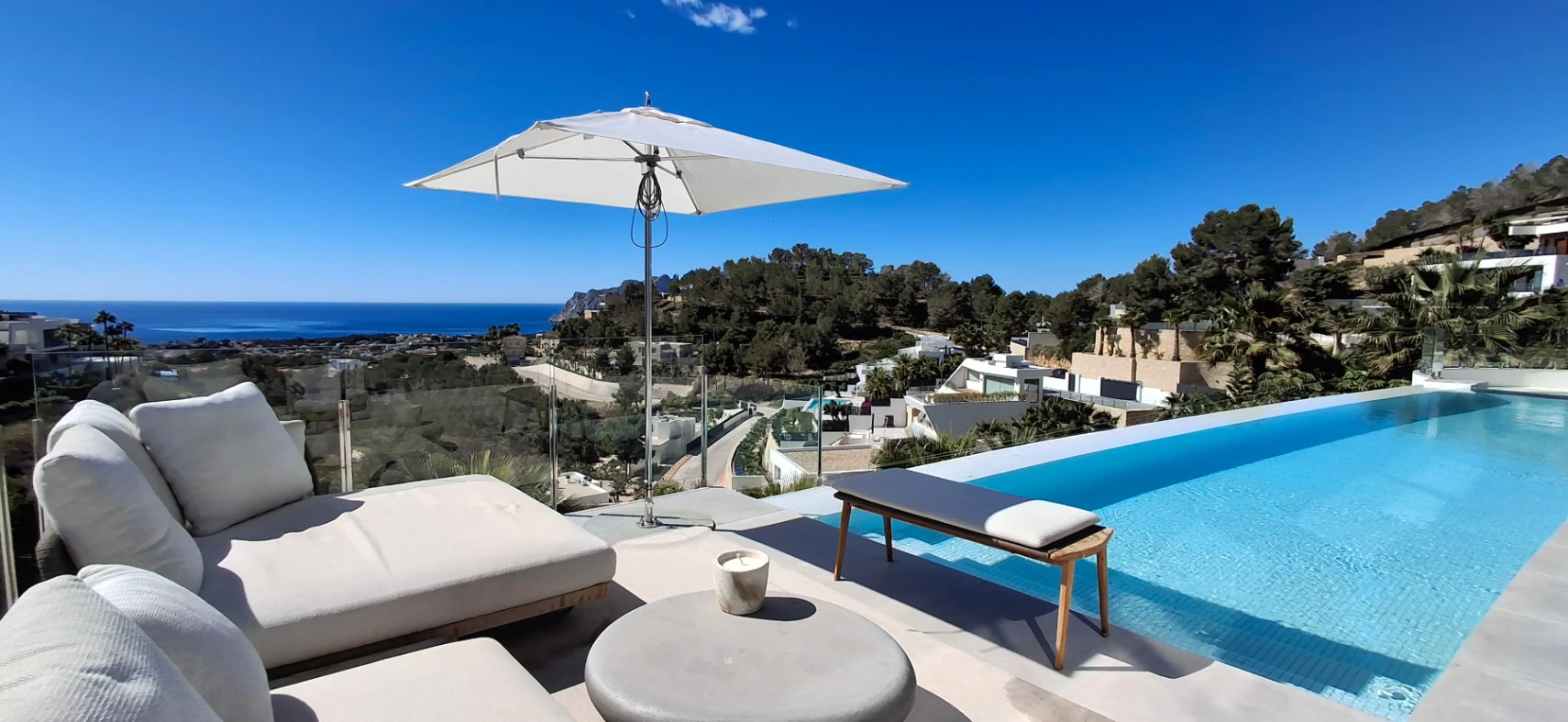 VILLA DE LUJO CON VISTAS PANORAMICAS A LA VENTA EN BENISSA