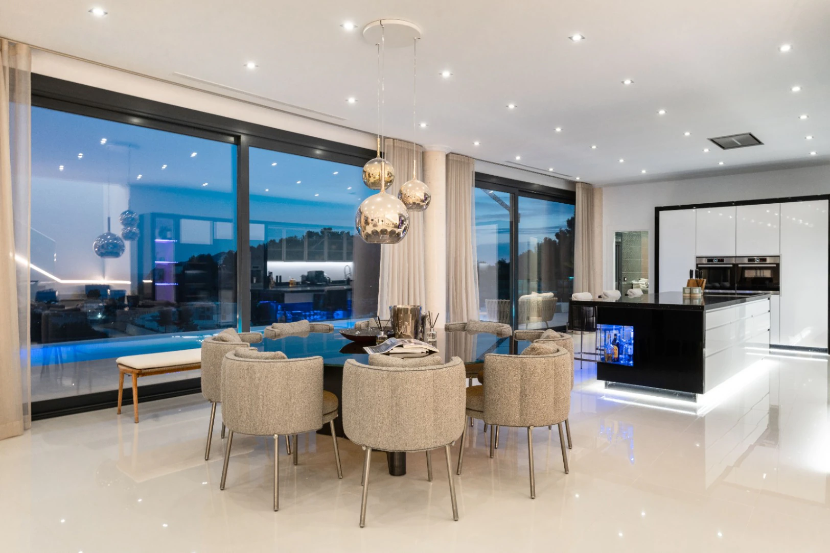 VILLA DE LUJO CON VISTAS PANORAMICAS A LA VENTA EN BENISSA