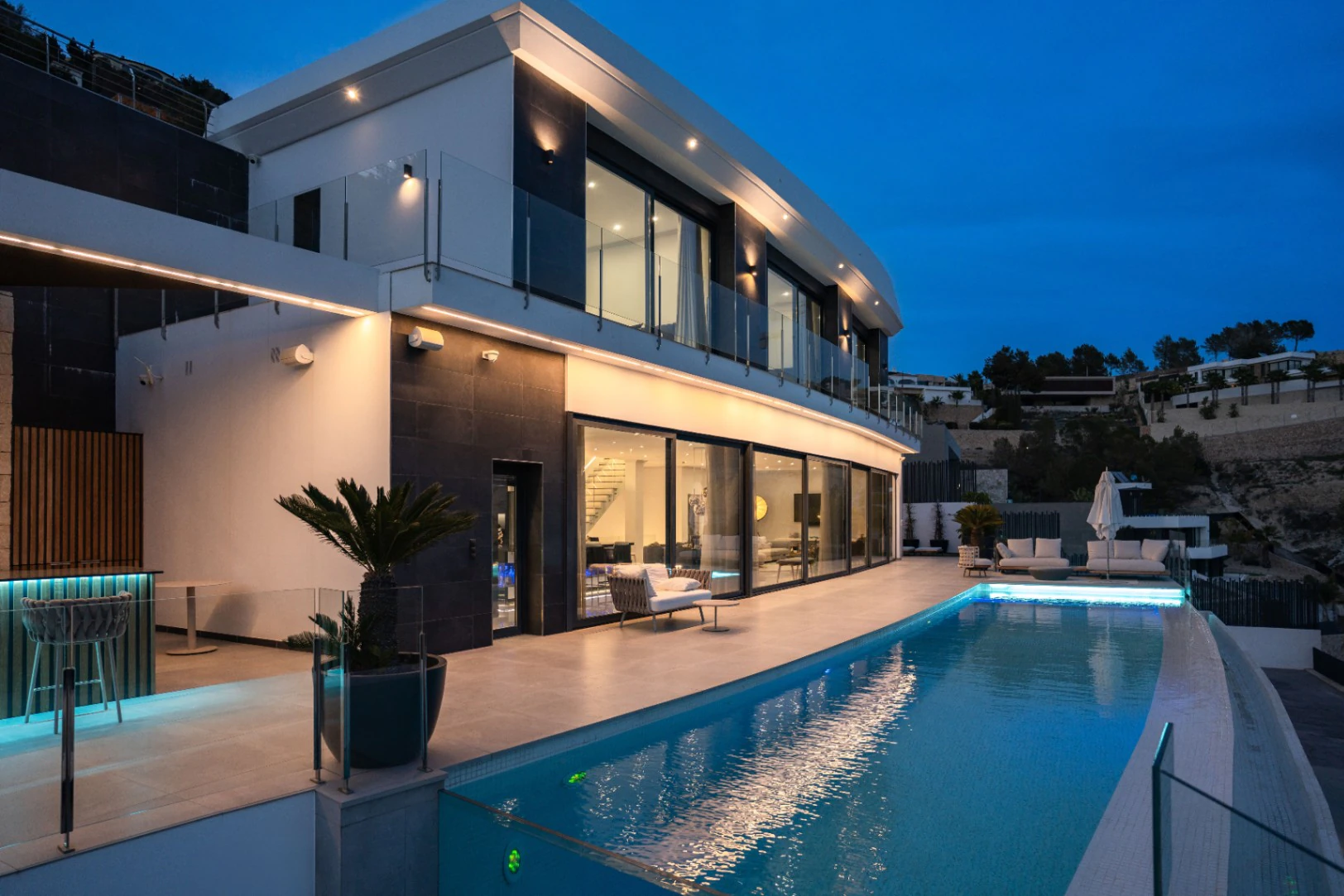VILLA DE LUJO CON VISTAS PANORAMICAS A LA VENTA EN BENISSA