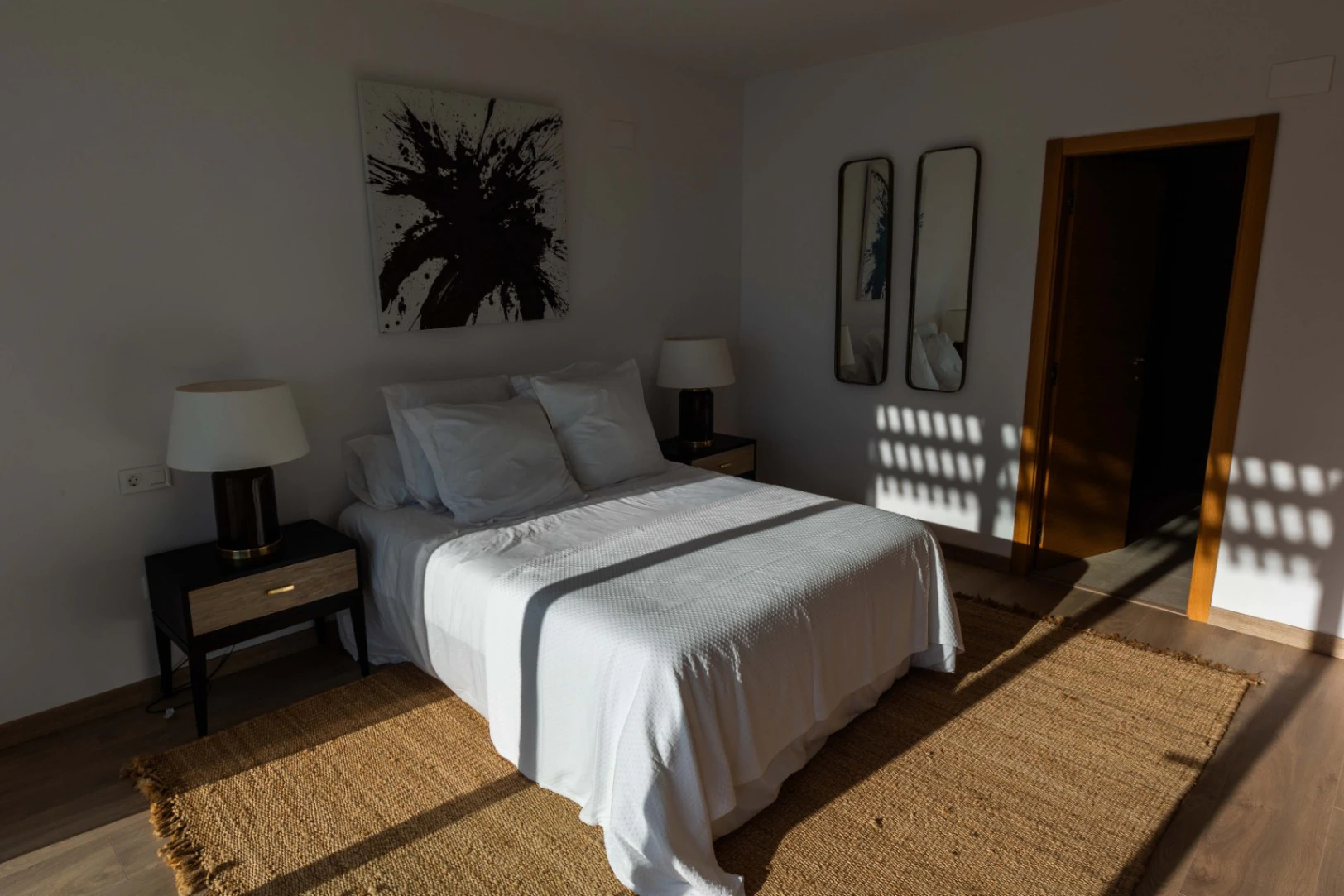 Exclusiva Villa Moderna con Vistas al Mar al Pie de la Sierra Bernia – Altea | 3 Dormitorios, Piscina y Vistas Panorámicas