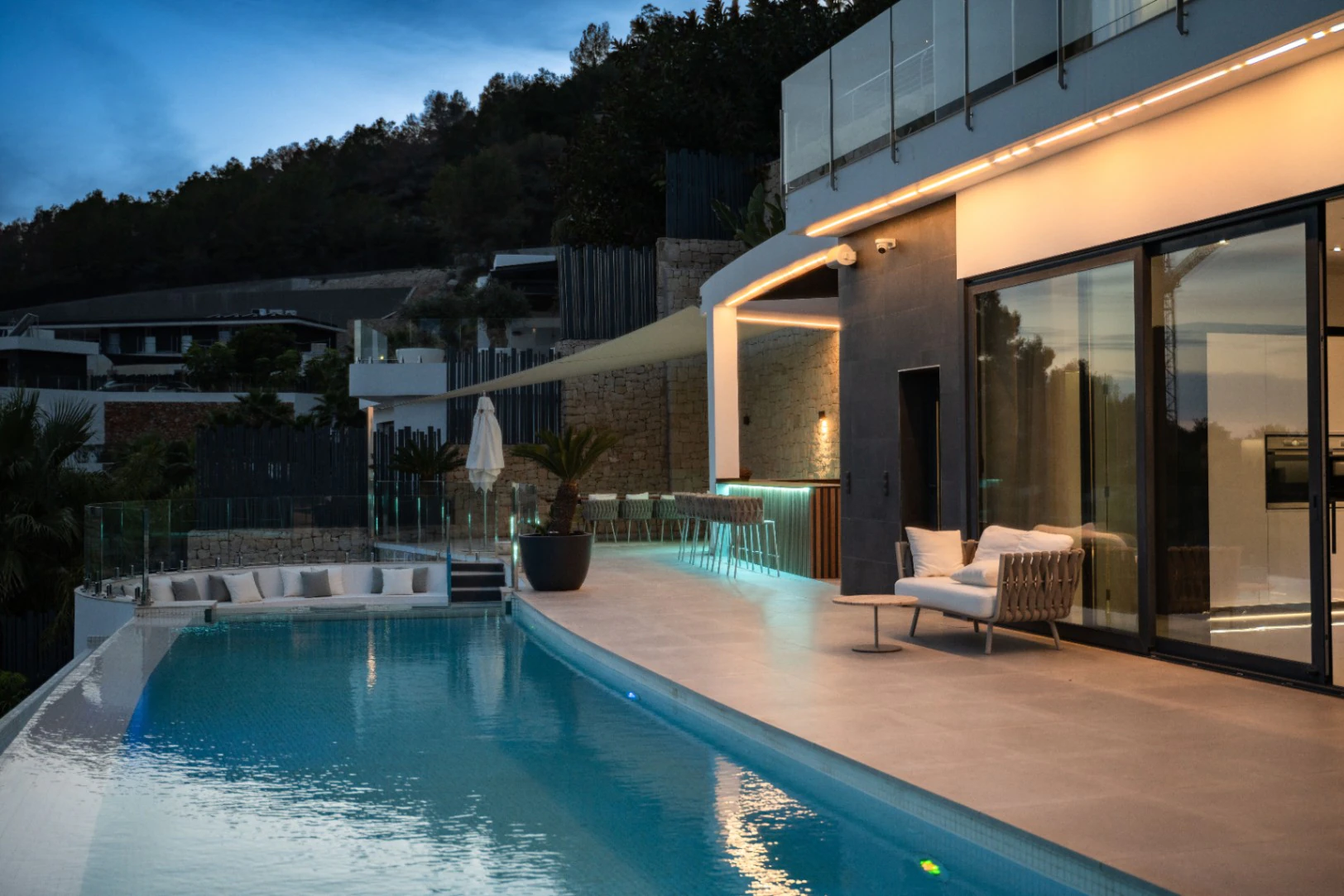 VILLA DE LUJO CON VISTAS PANORAMICAS A LA VENTA EN BENISSA