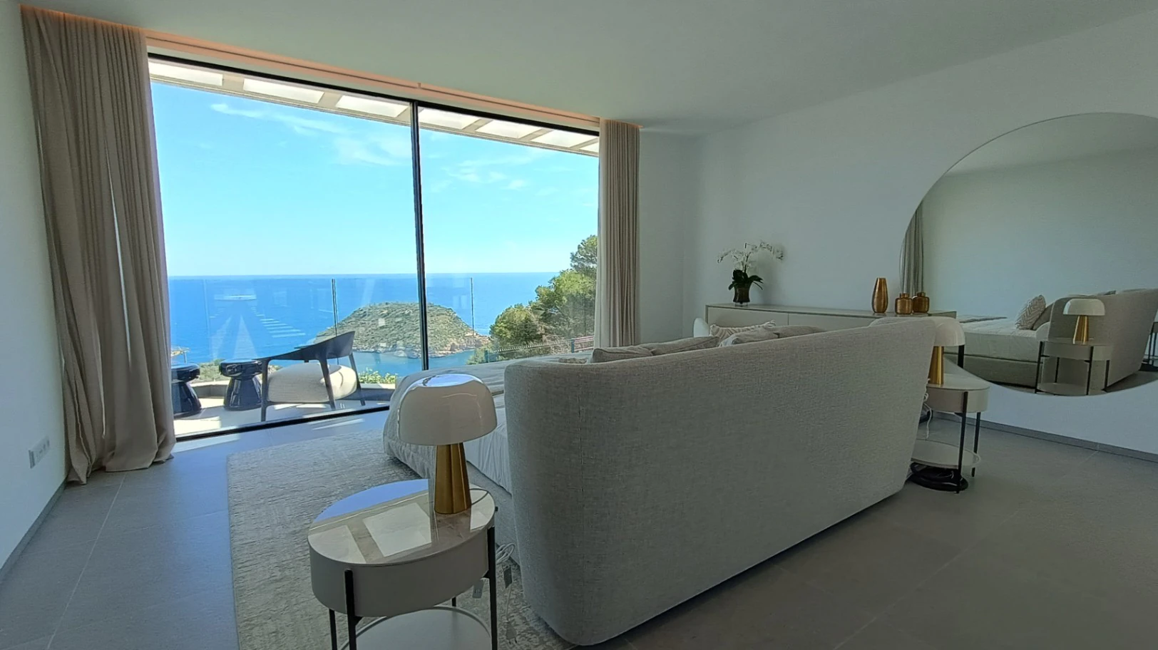 Élégance et intimité à Jávea, villa contemporaine avec vue sur la Méditerranée