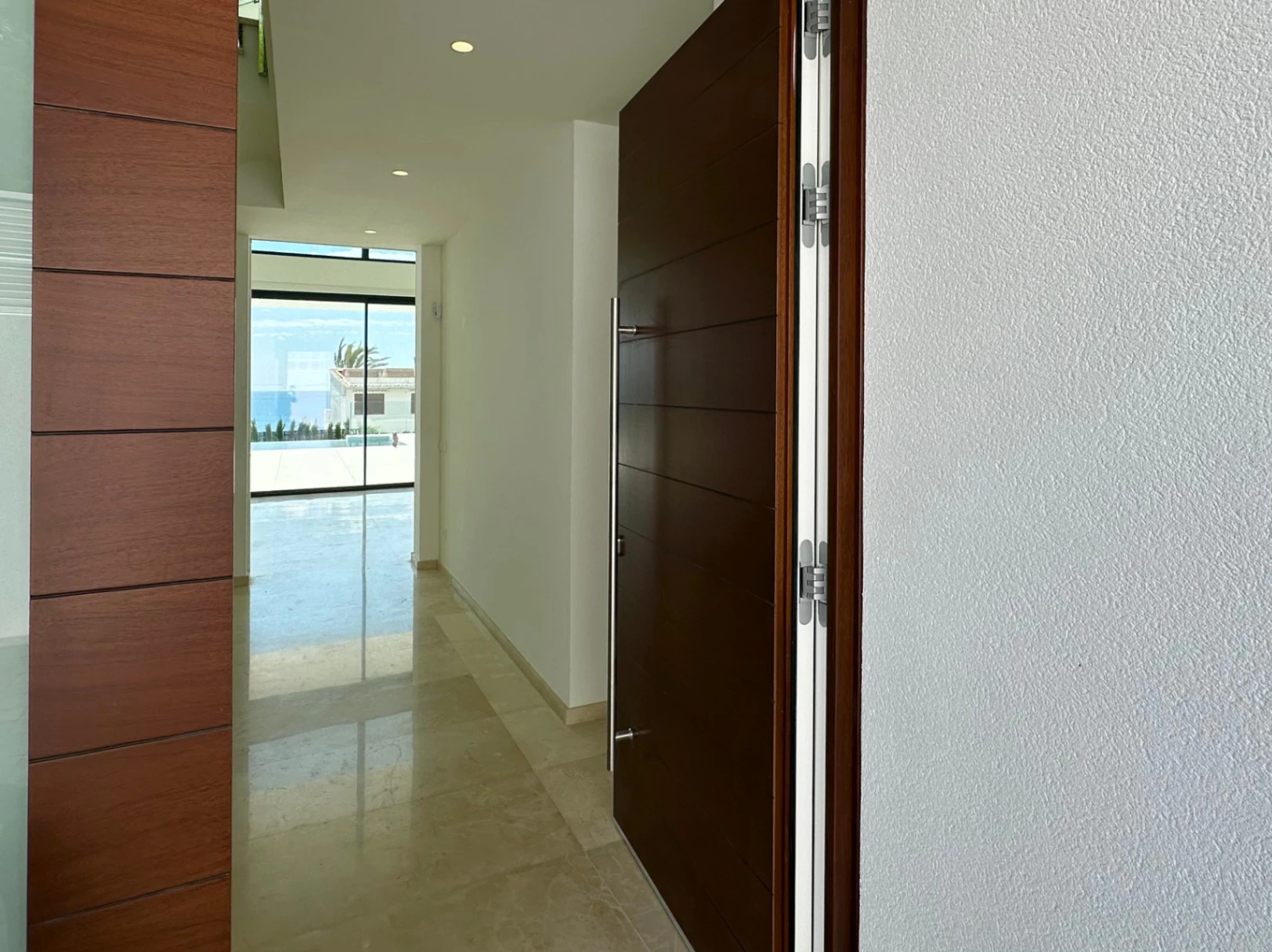 LUXUSVILLA IN CALPE 50 METER VOM MEER ENTFERNT MIT PRIVATEM POOL UND PANORAMABLICK