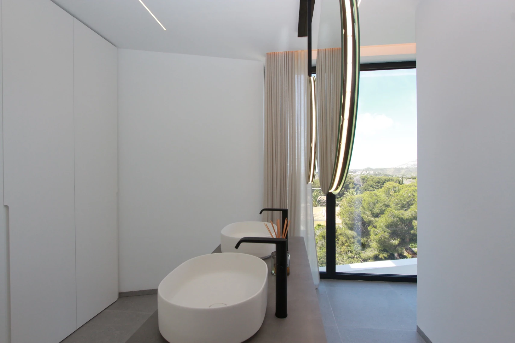 Elegance and Privacy in Jávea, Contemporary Villa with Mediterranean Views