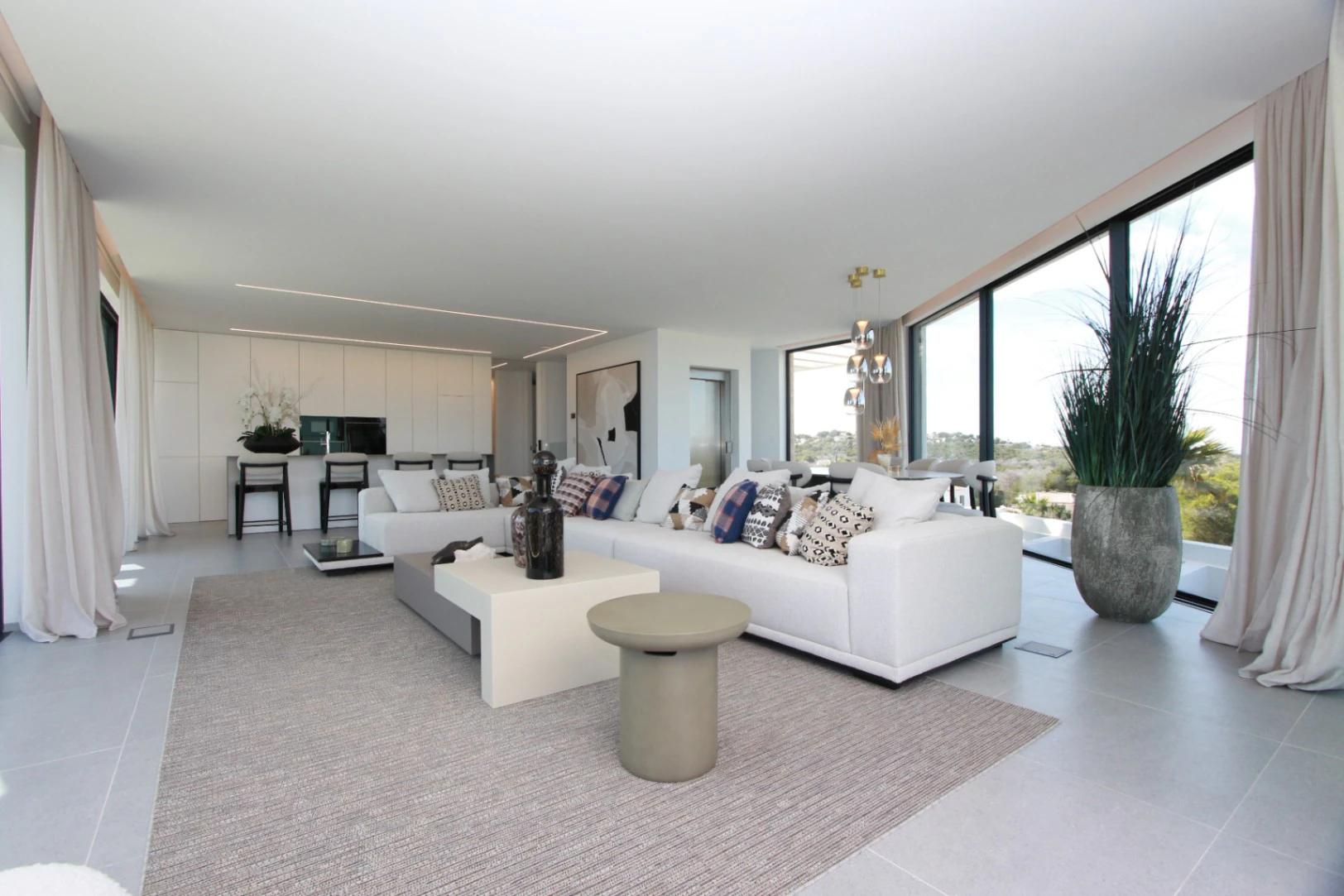 Elegance and Privacy in Jávea, Contemporary Villa with Mediterranean Views