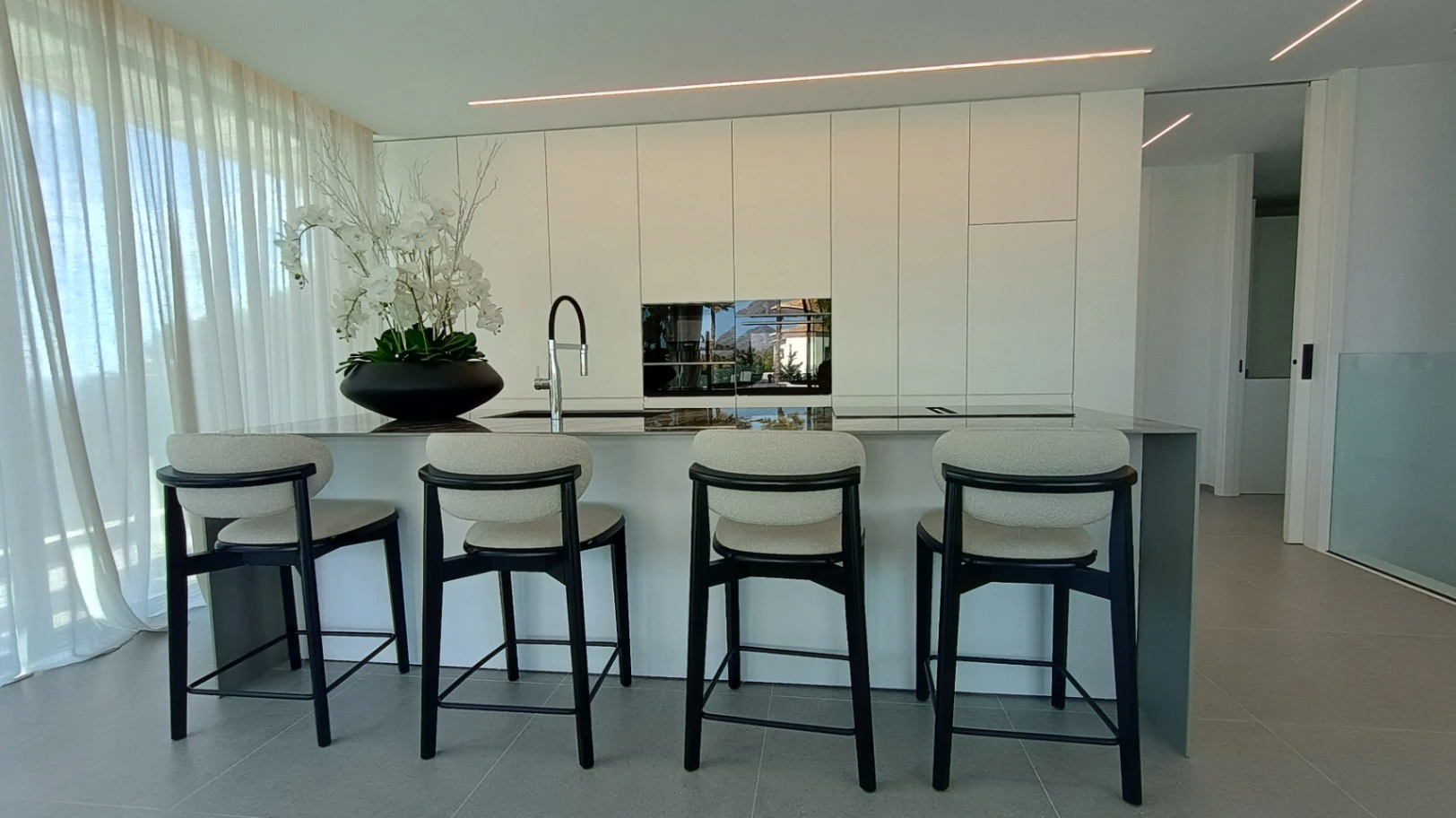 Elegance and Privacy in Jávea, Contemporary Villa with Mediterranean Views