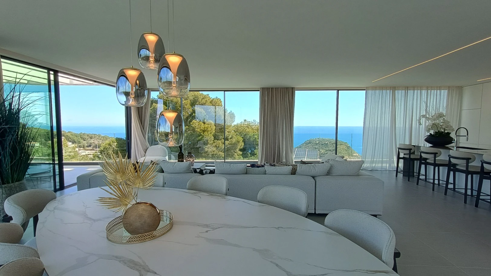 Élégance et intimité à Jávea, villa contemporaine avec vue sur la Méditerranée