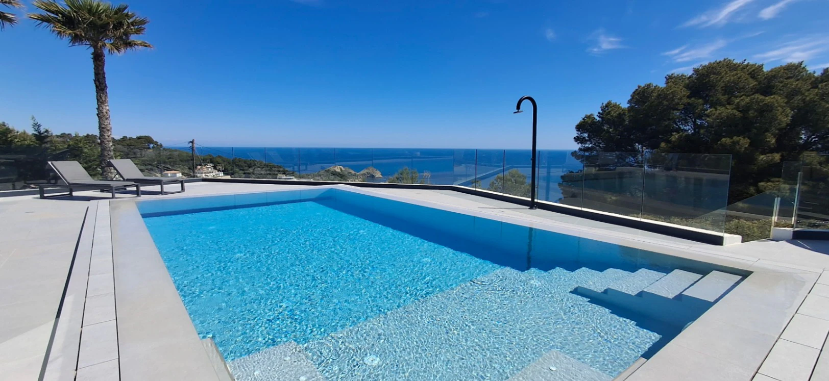 Elegance and Privacy in Jávea, Contemporary Villa with Mediterranean Views
