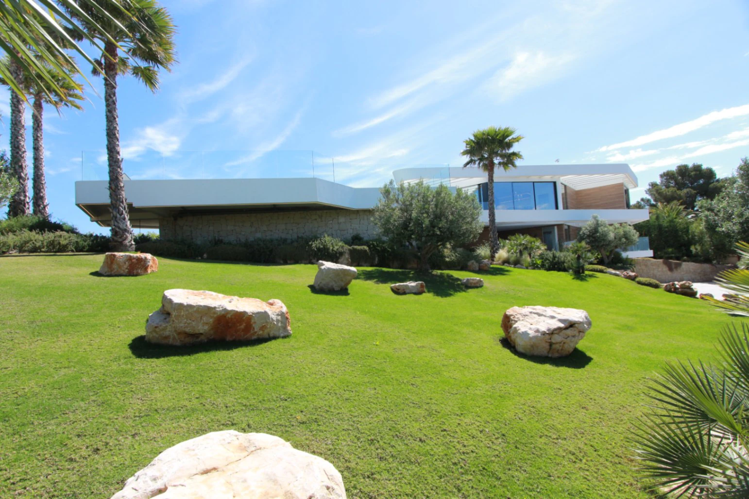 Elegance and Privacy in Jávea, Contemporary Villa with Mediterranean Views