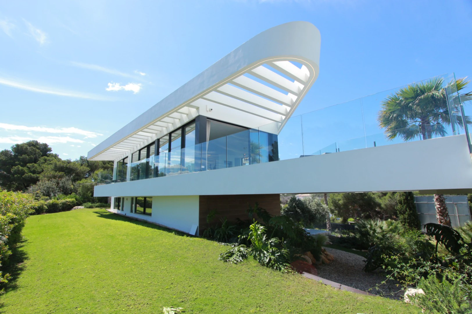 Élégance et intimité à Jávea, villa contemporaine avec vue sur la Méditerranée