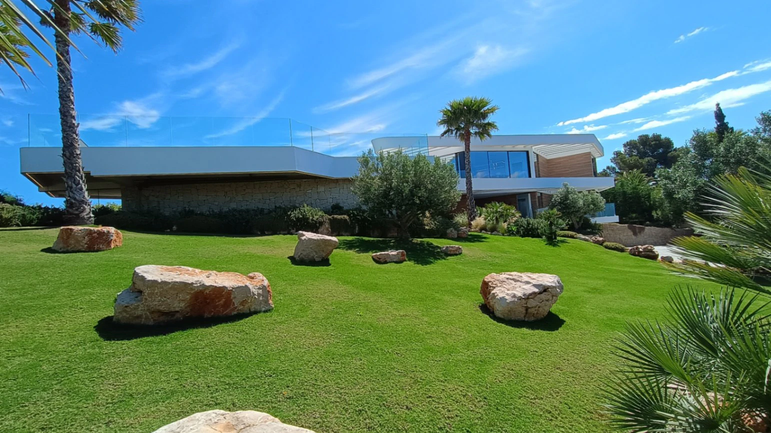 Élégance et intimité à Jávea, villa contemporaine avec vue sur la Méditerranée