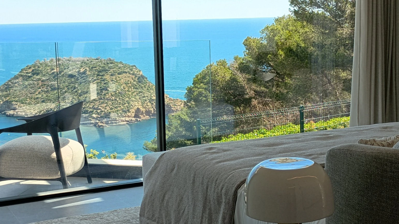 Élégance et intimité à Jávea, villa contemporaine avec vue sur la Méditerranée