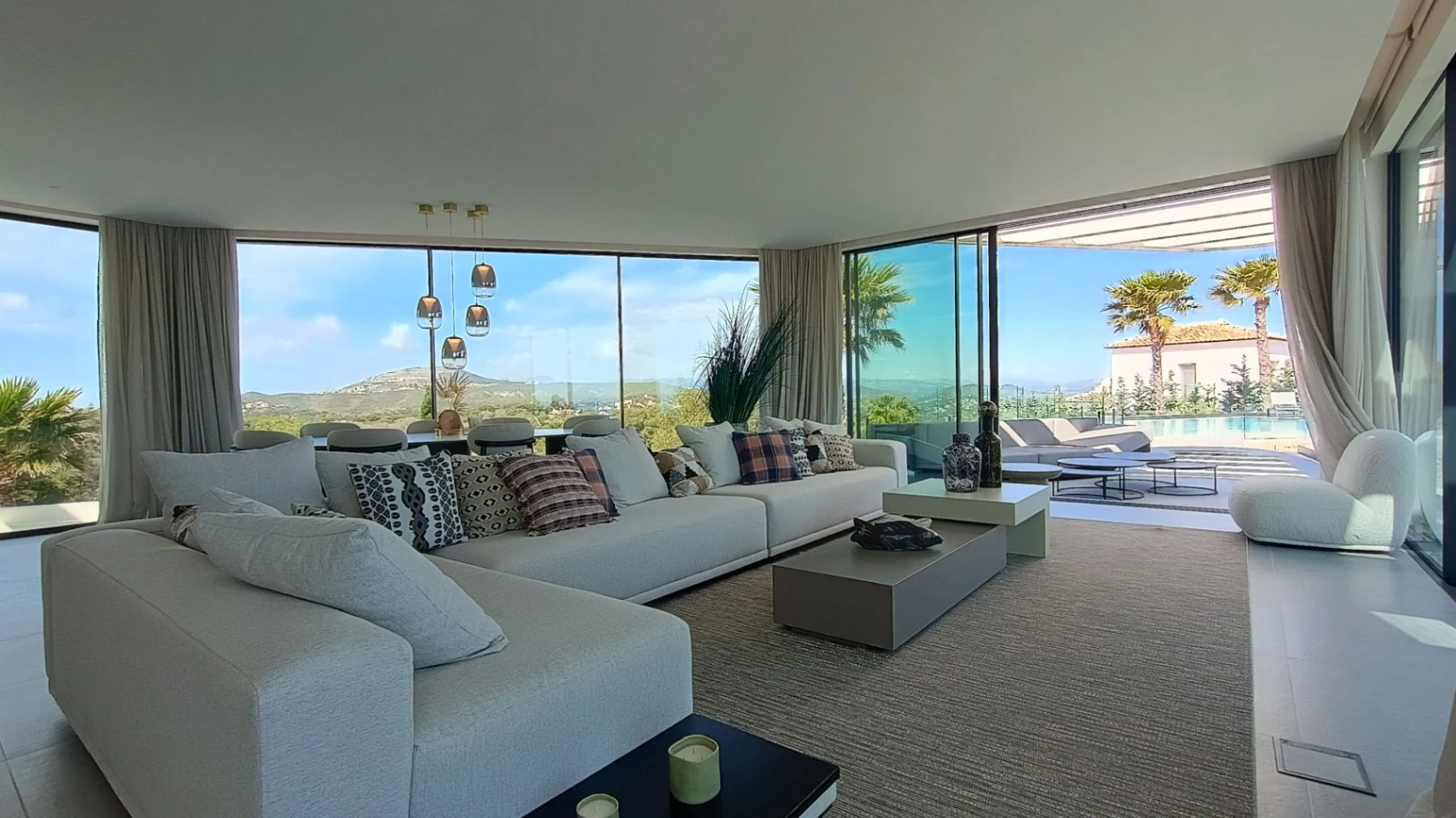 Élégance et intimité à Jávea, villa contemporaine avec vue sur la Méditerranée