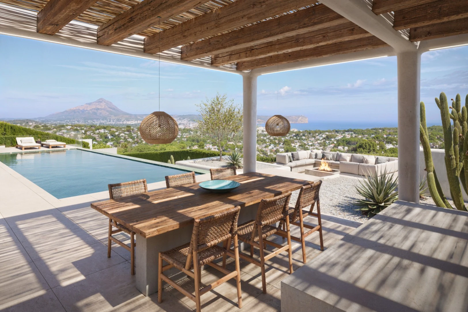 Villa de lujo de estilo Ibiza con vistas panorámicas al mar en Jávea