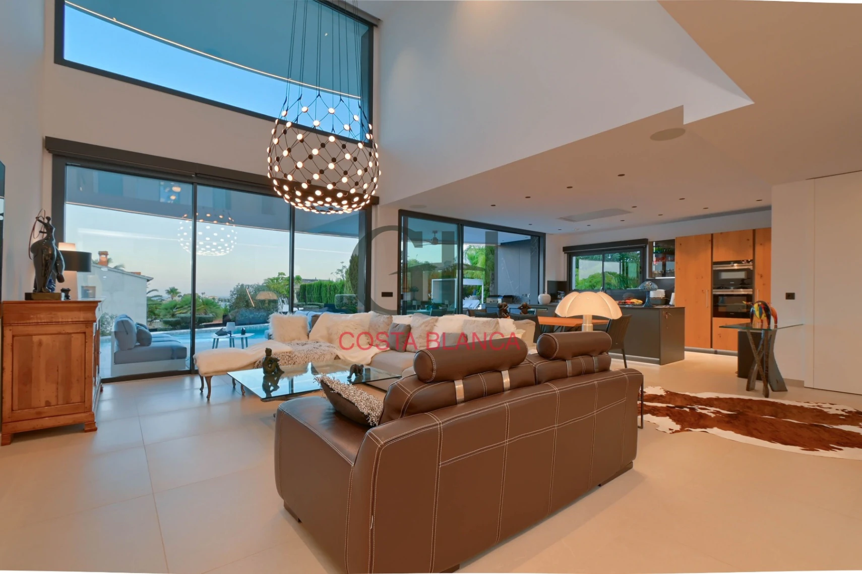 Villa de Lujo High-Tech en Moraira con Disponibilidad Inmediata