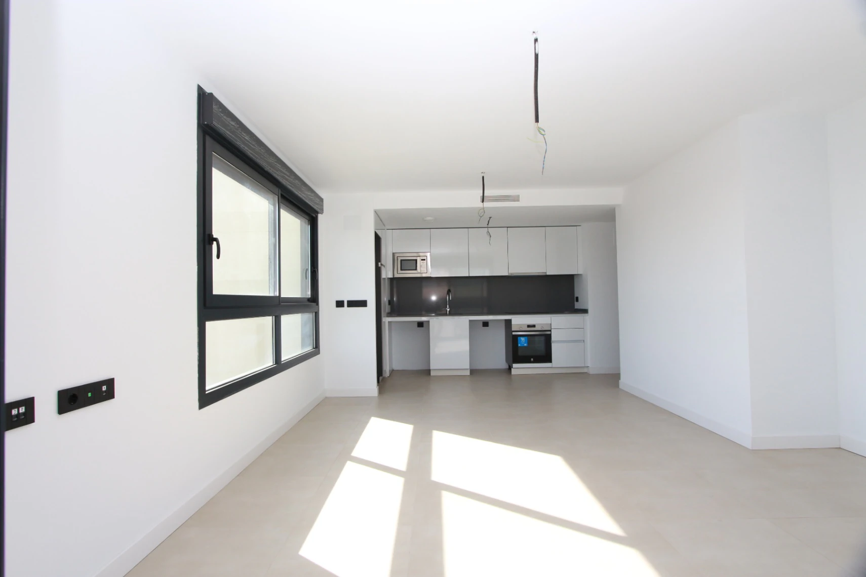 Vive el Mediterráneo: Ático con solárium privado y vistas al mar en Calpe