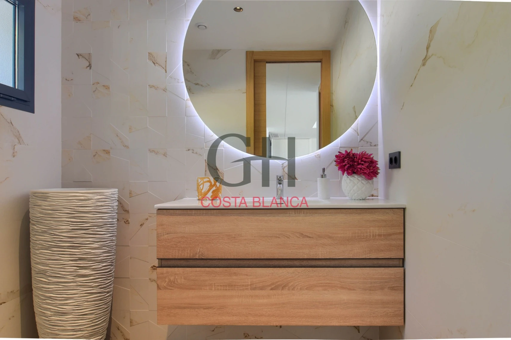 Villa de Lujo High-Tech en Moraira con Disponibilidad Inmediata