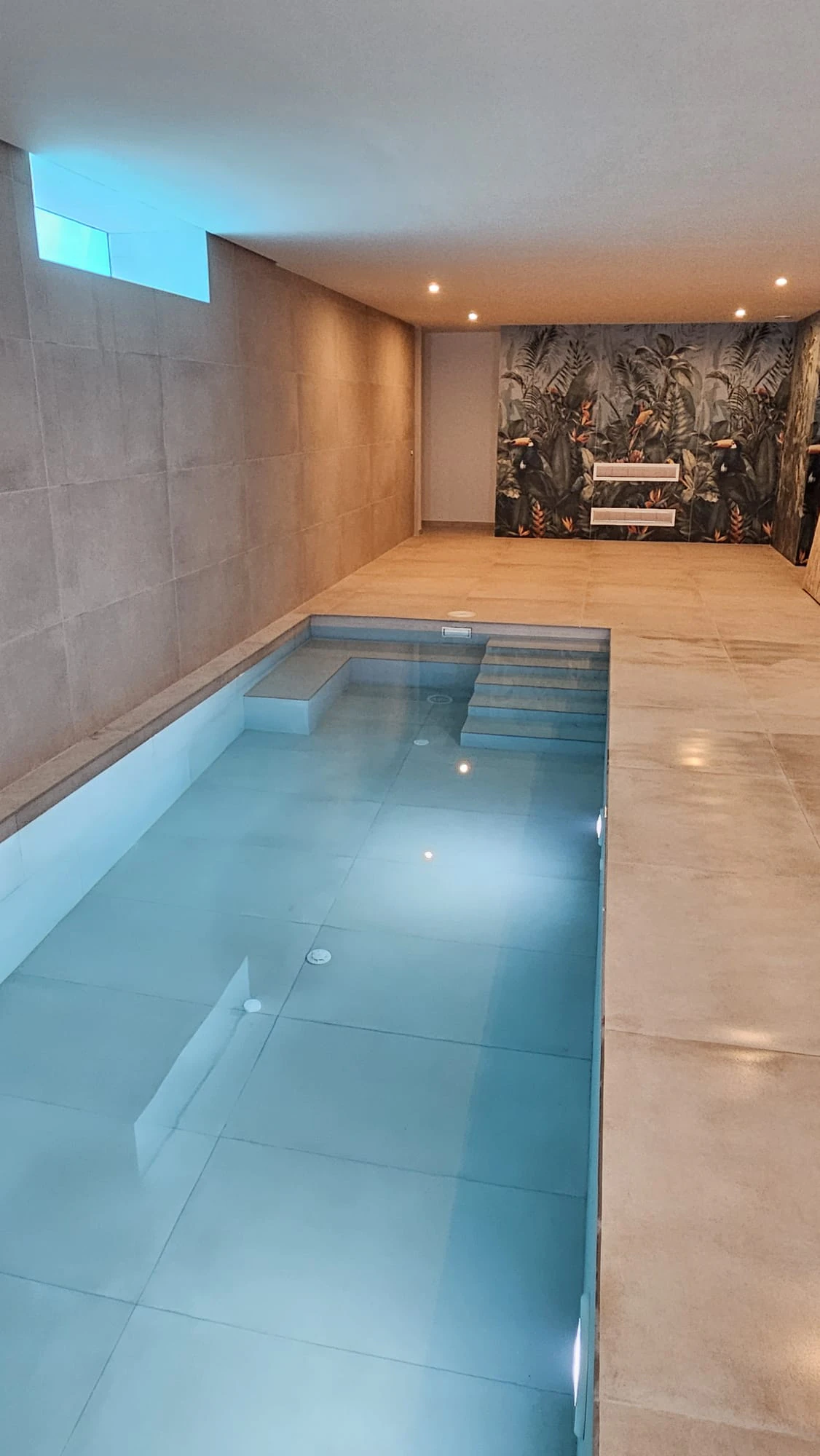 Villa de Lujo Contemporánea con Vistas Panorámicas al Mar y Exclusiva Zona Wellness